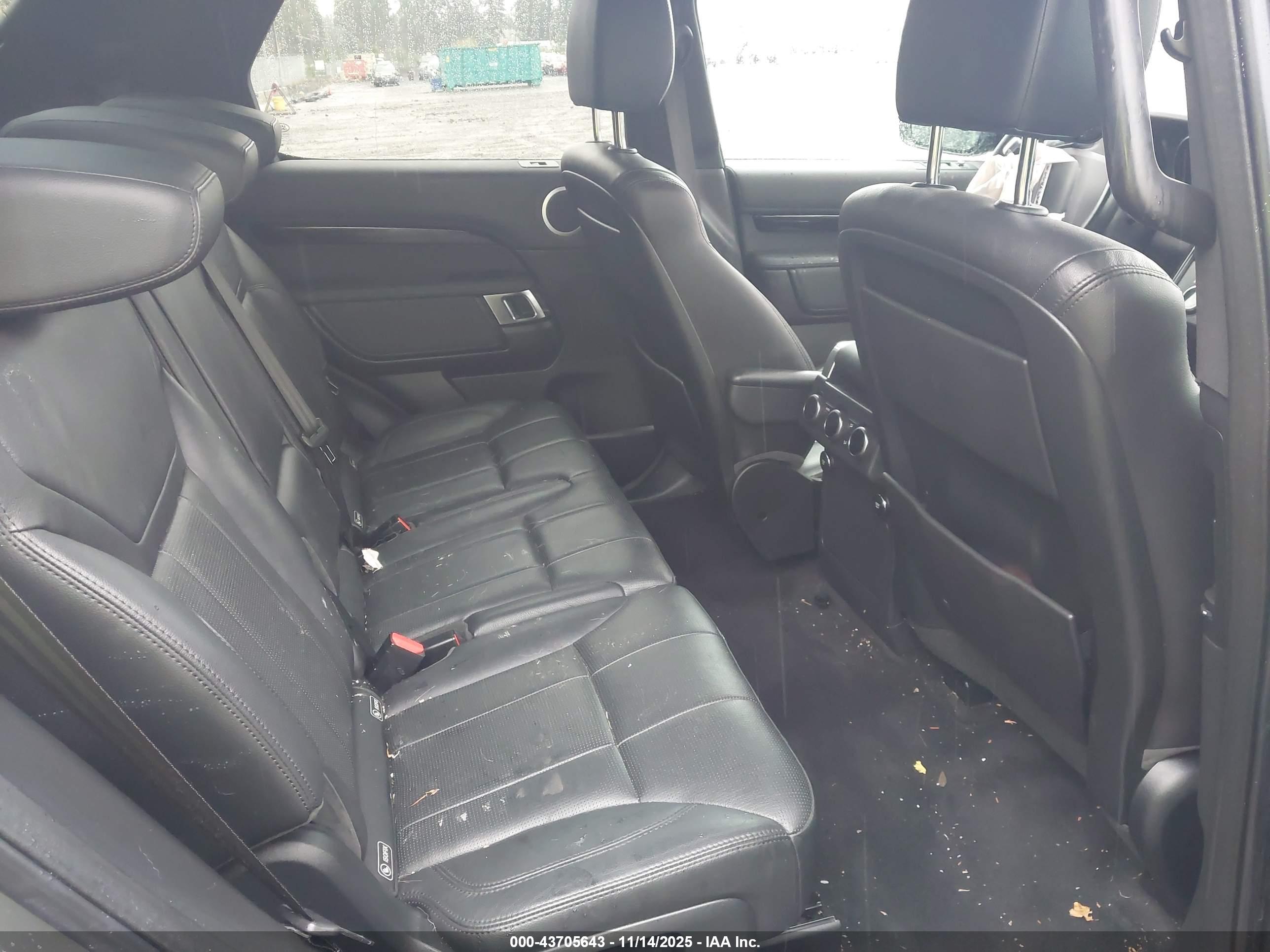 LAND ROVER image 8