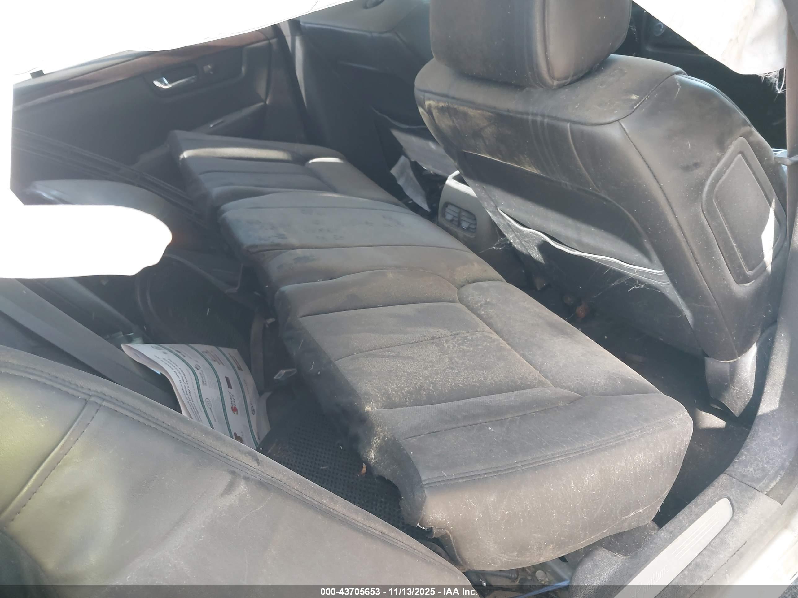 CADILLAC DTS image 8