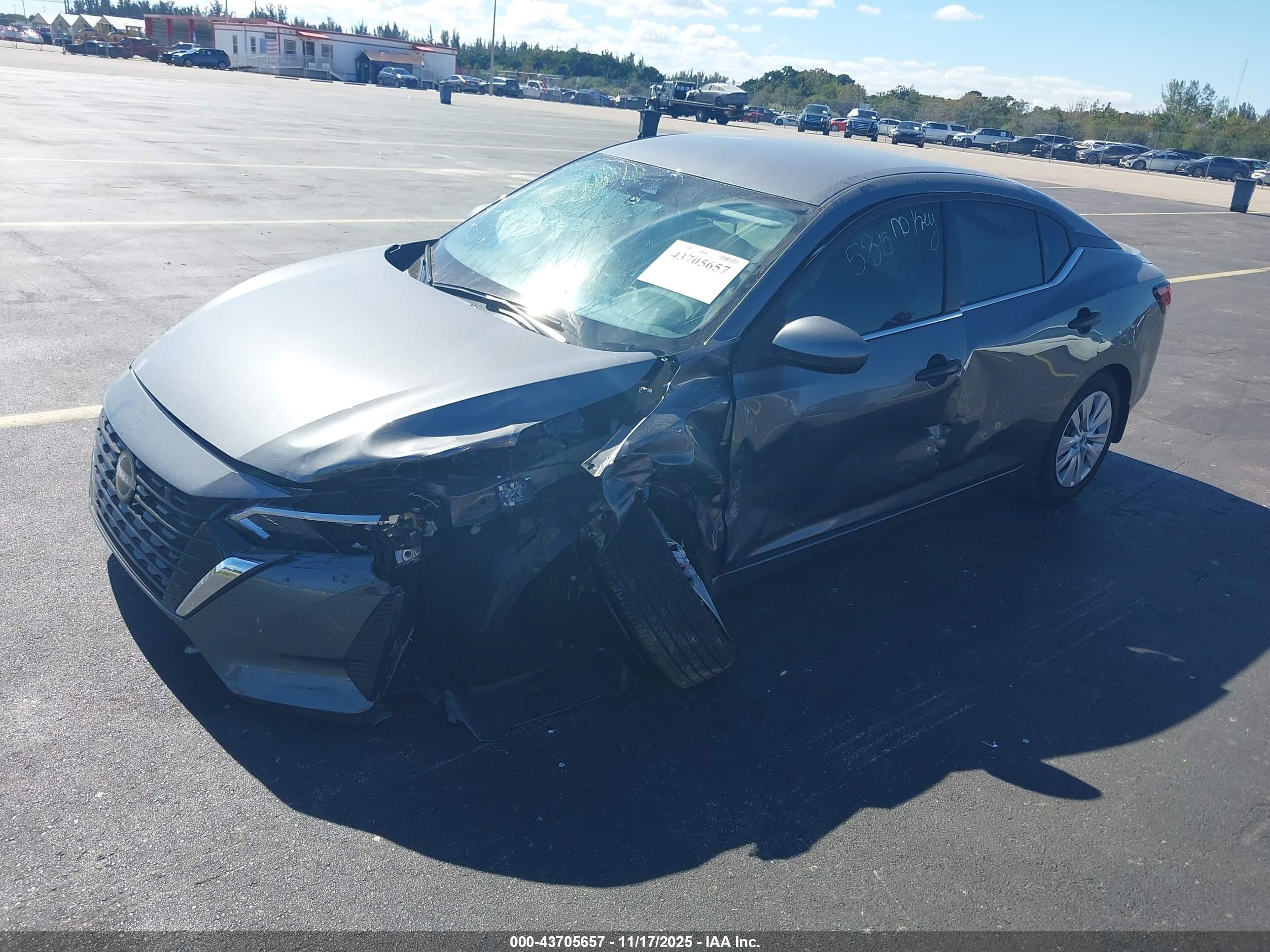 NISSAN SENTRA image 2