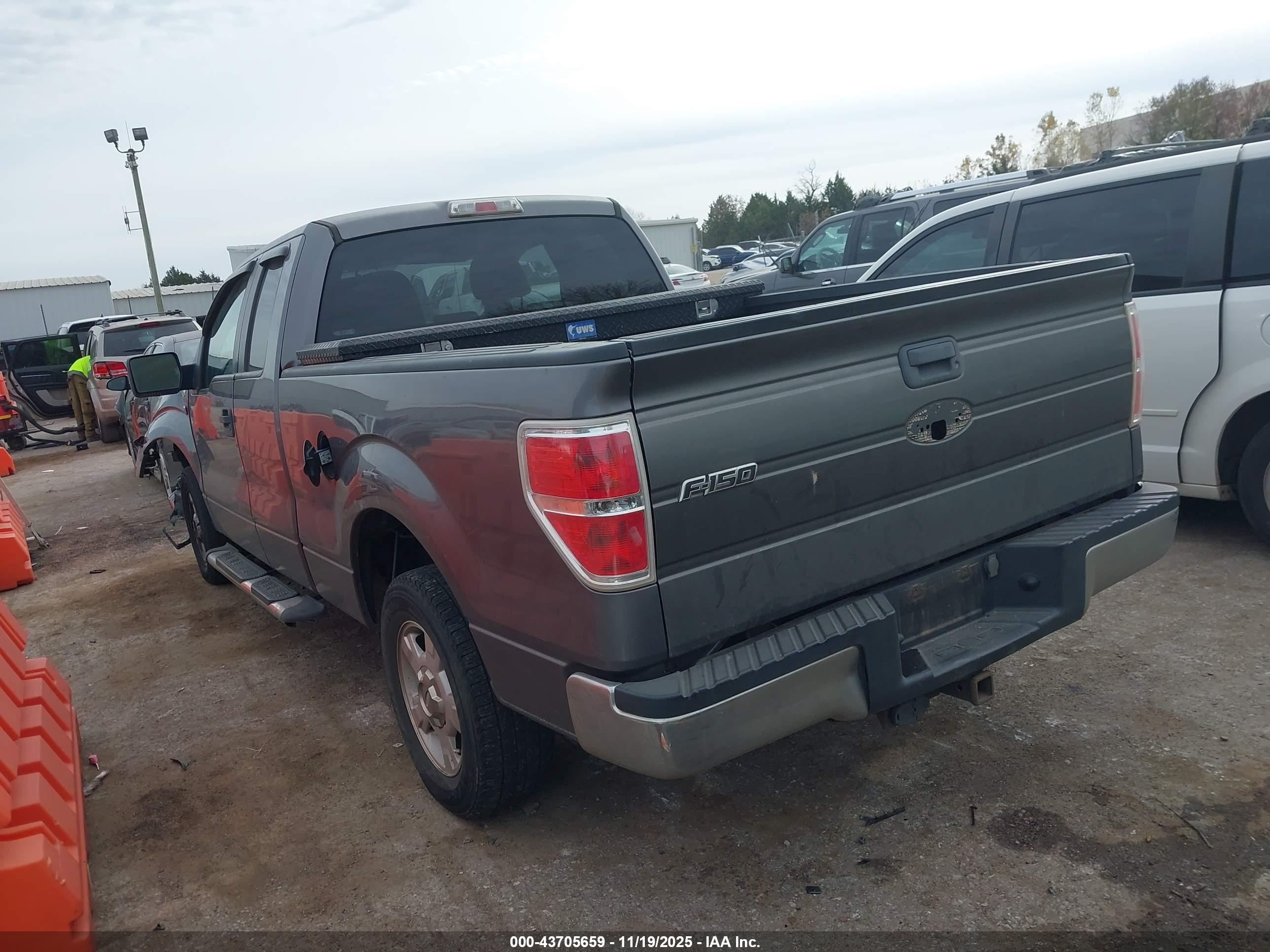 FORD F-150 image 3