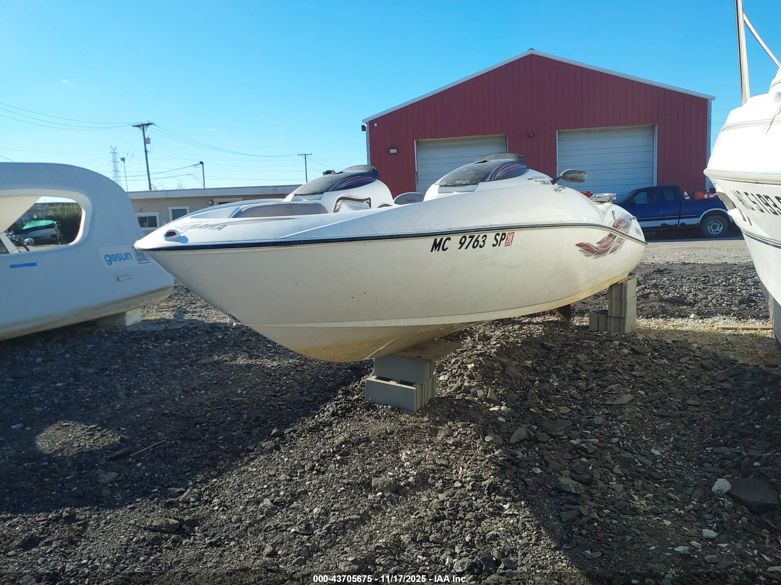 YAMAHA SJ700 image 2
