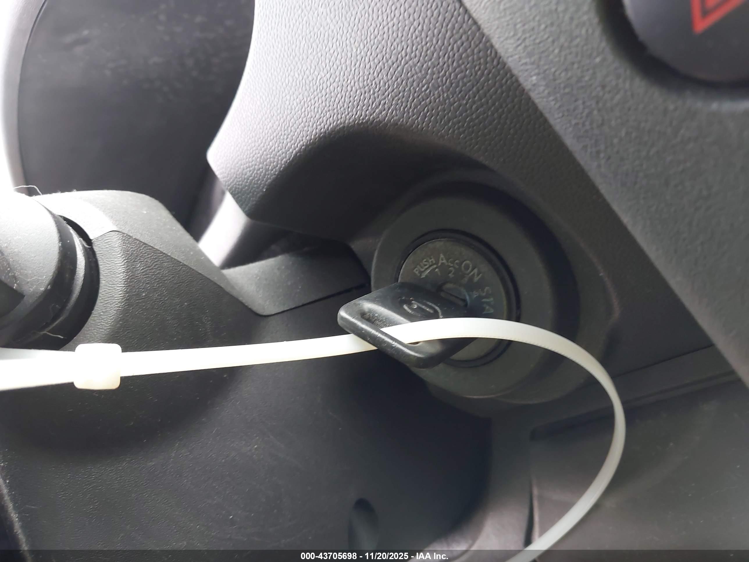 NISSAN FRONTIER image 11