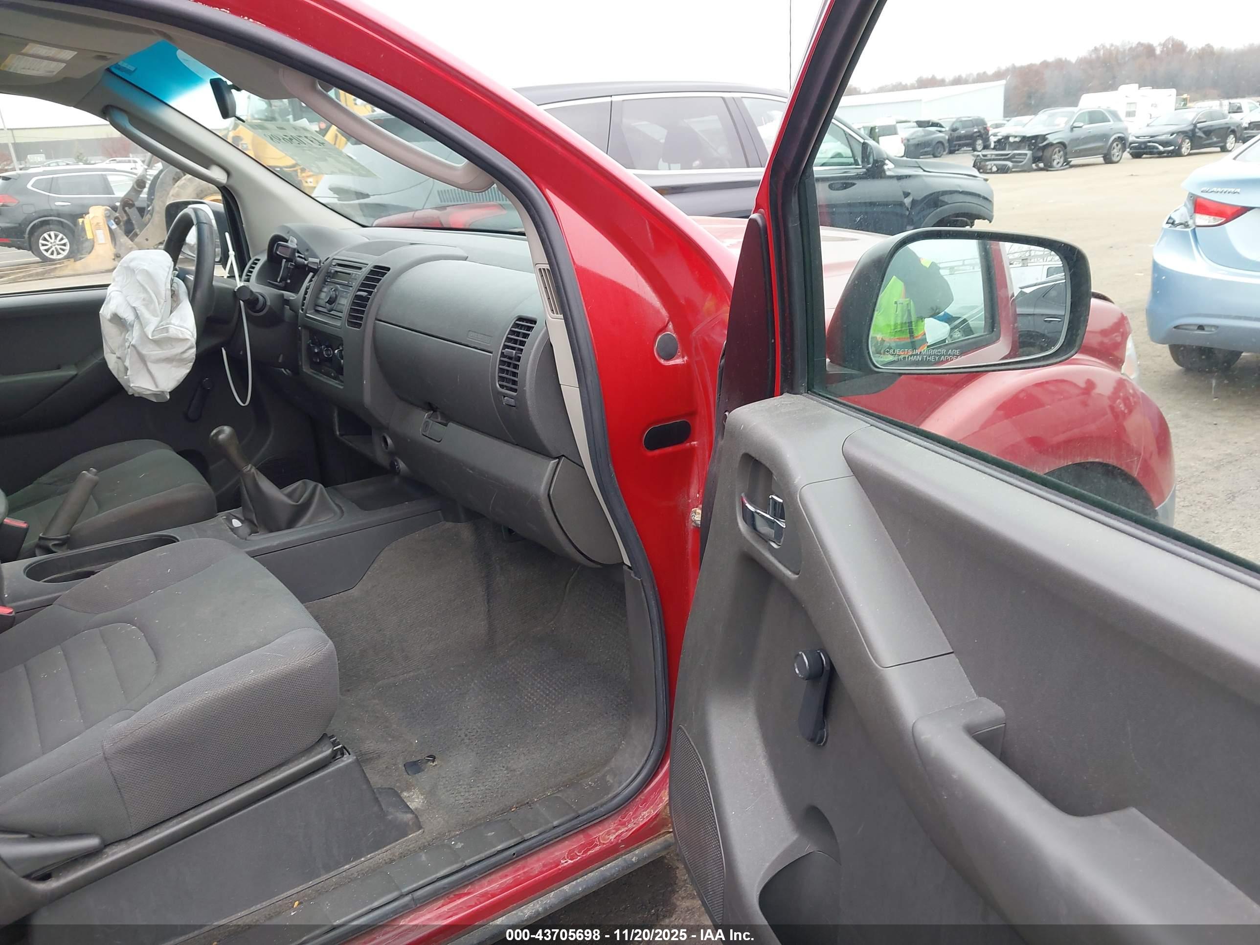 NISSAN FRONTIER image 5