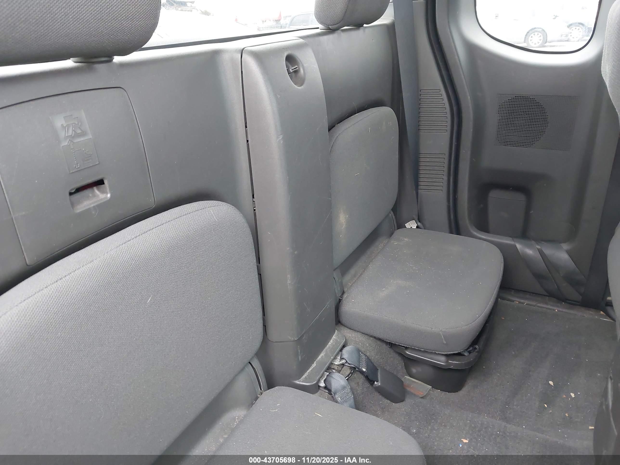 NISSAN FRONTIER image 8