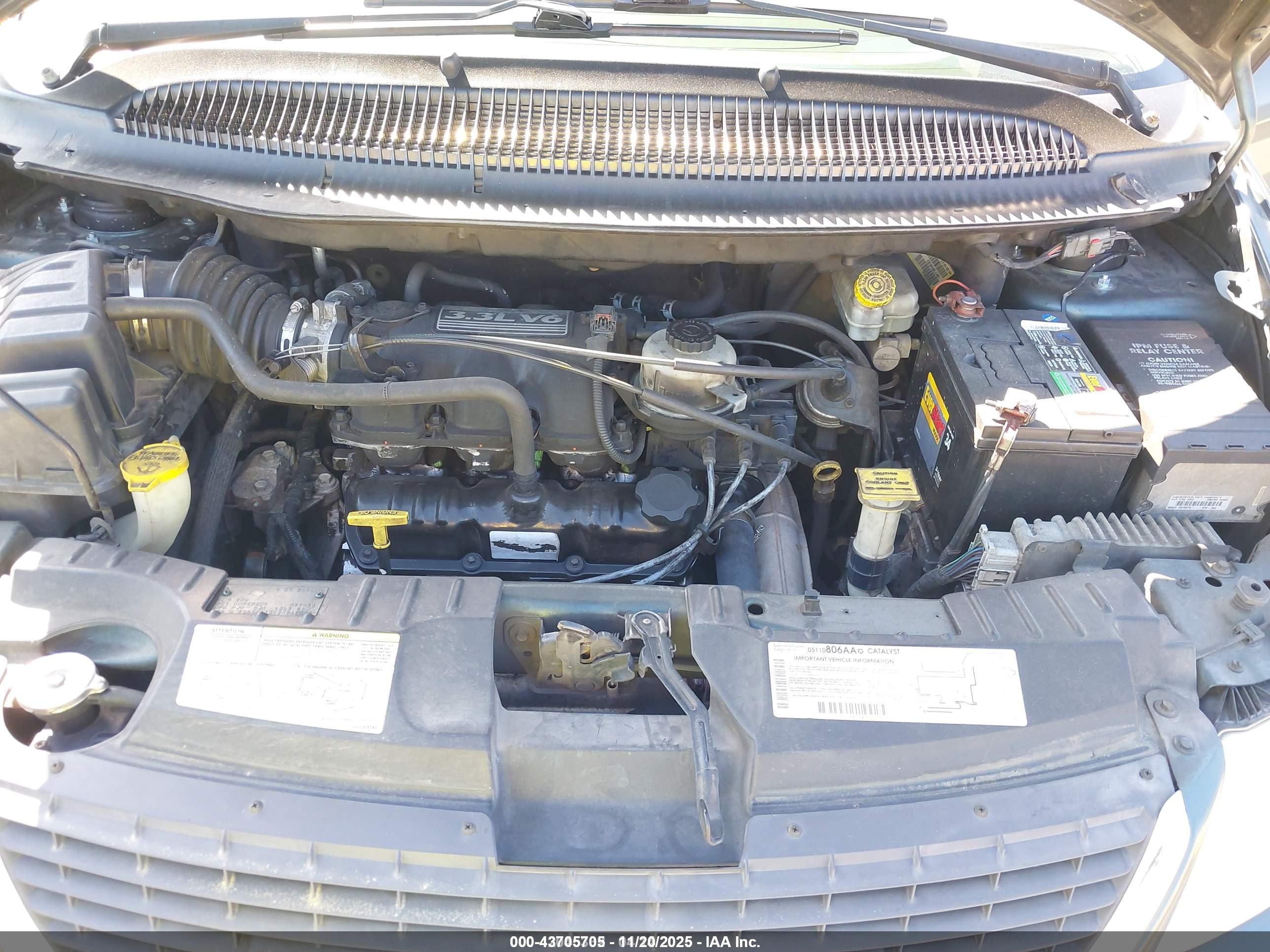 CHRYSLER TOWN image 10