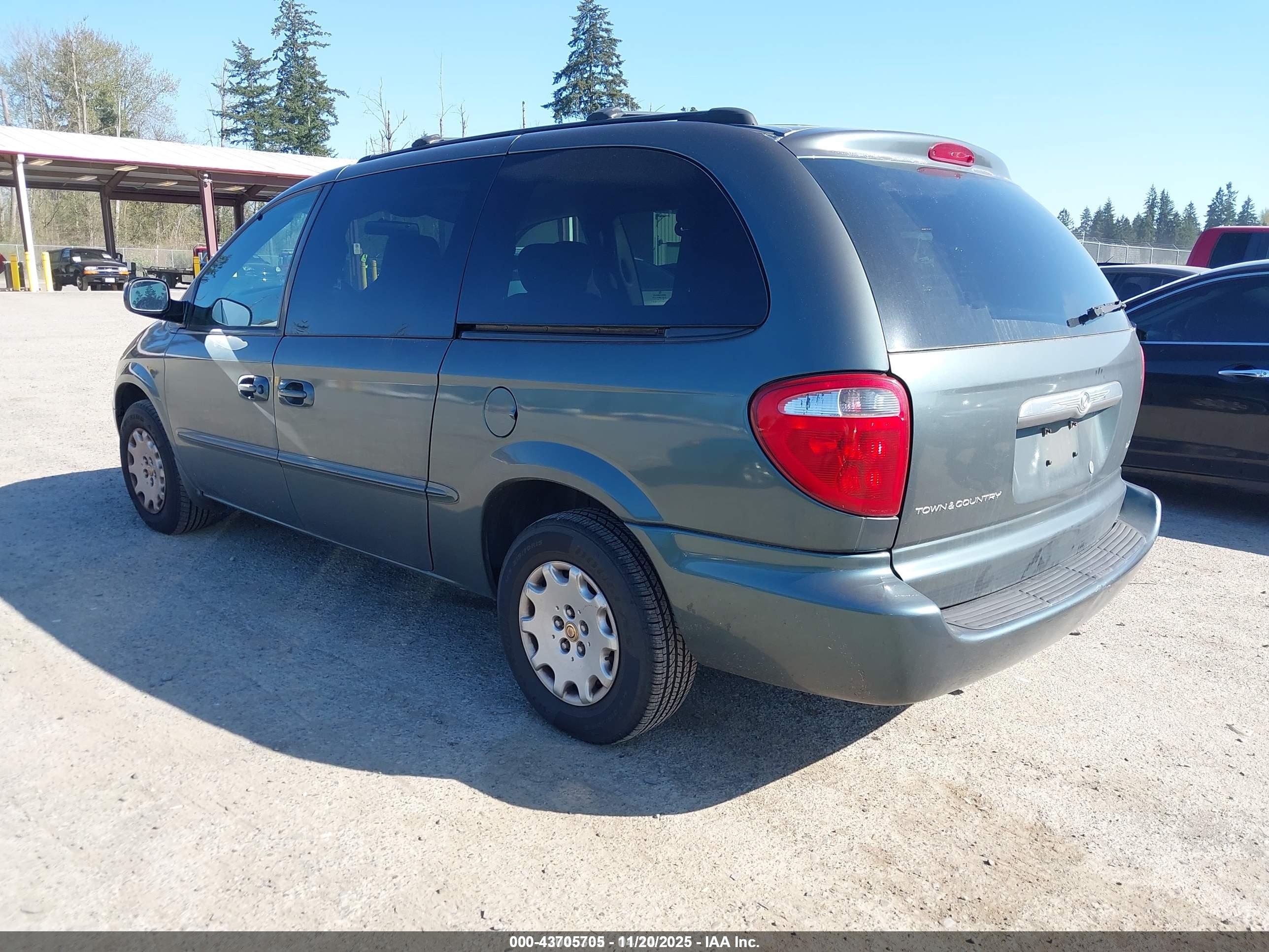 CHRYSLER TOWN image 3