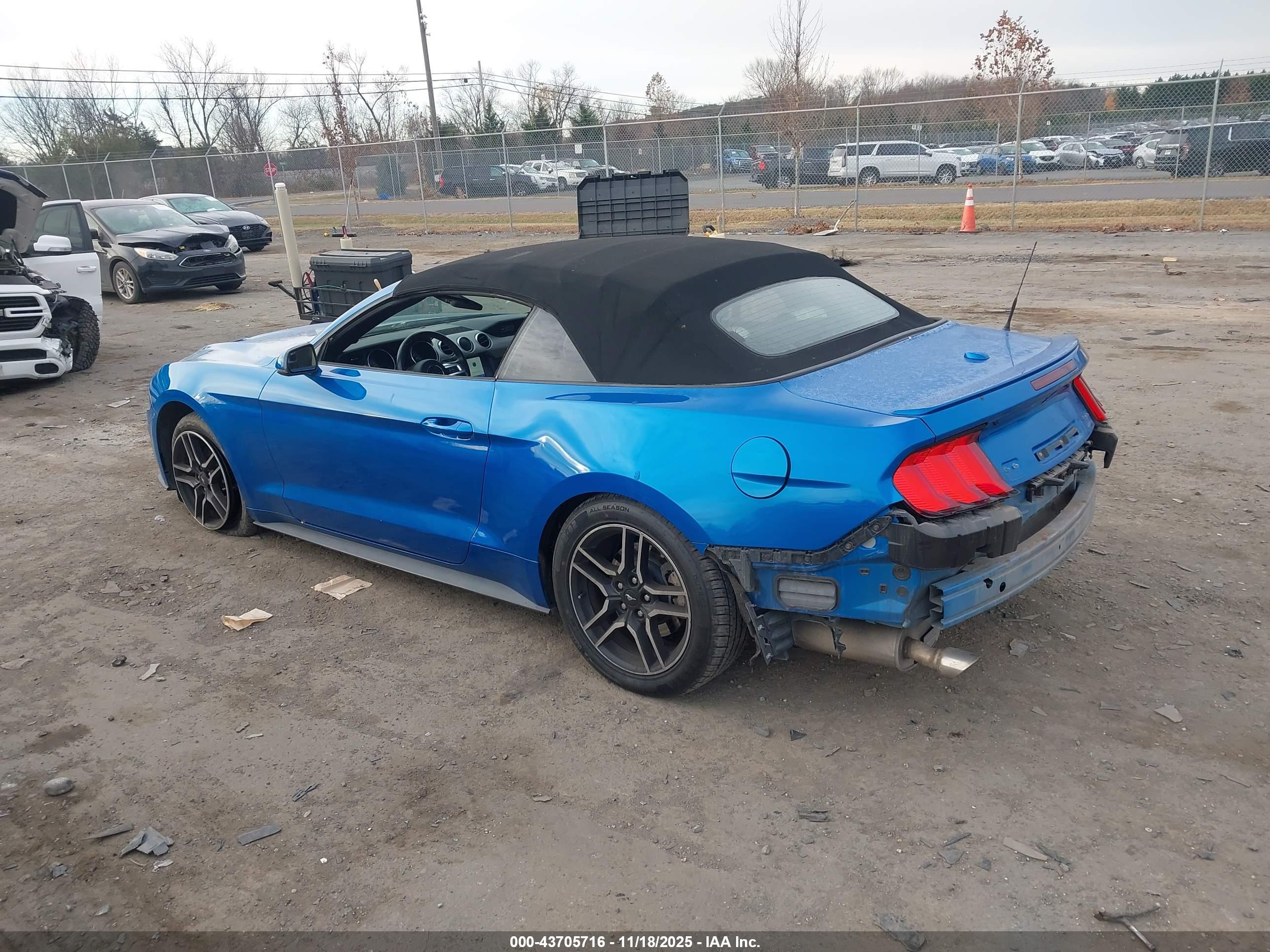 FORD MUSTANG image 3