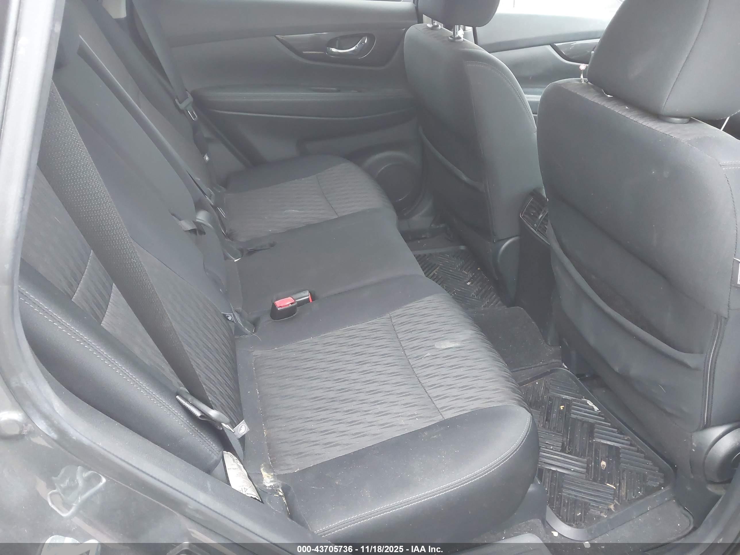 NISSAN ROGUE image 8