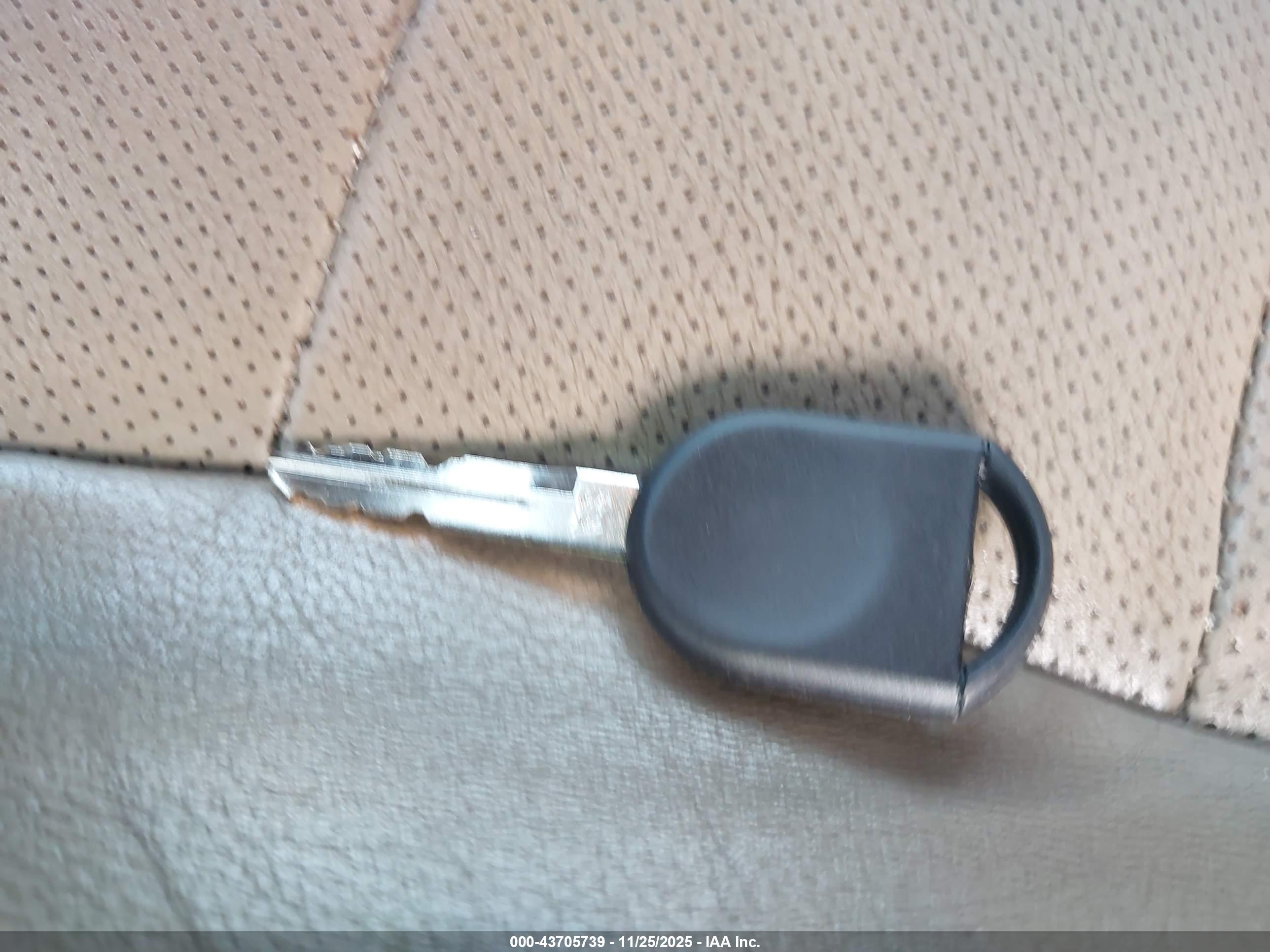 FORD ESCAPE image 11