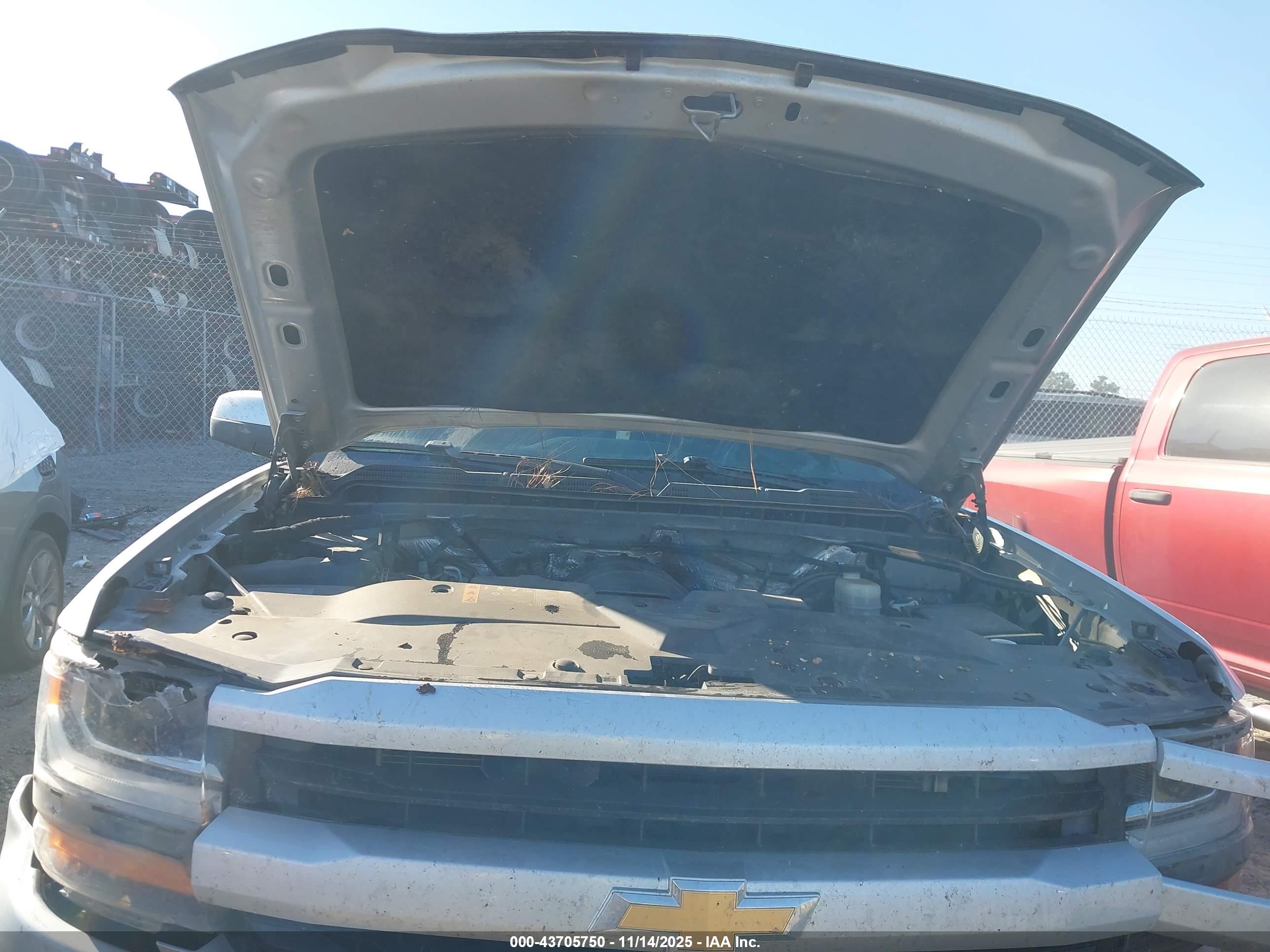 CHEVROLET SILVERADO image 10