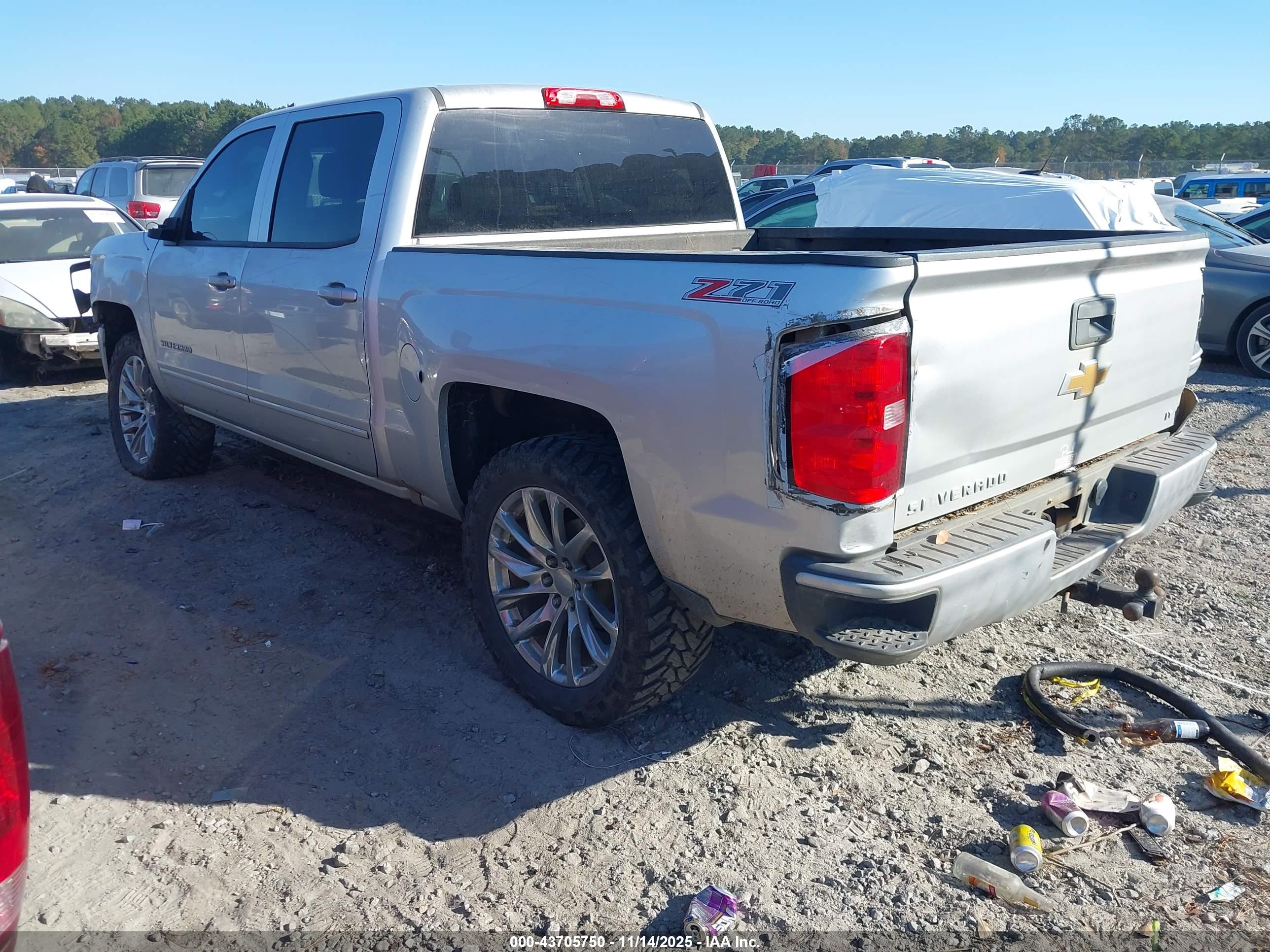 CHEVROLET SILVERADO image 3