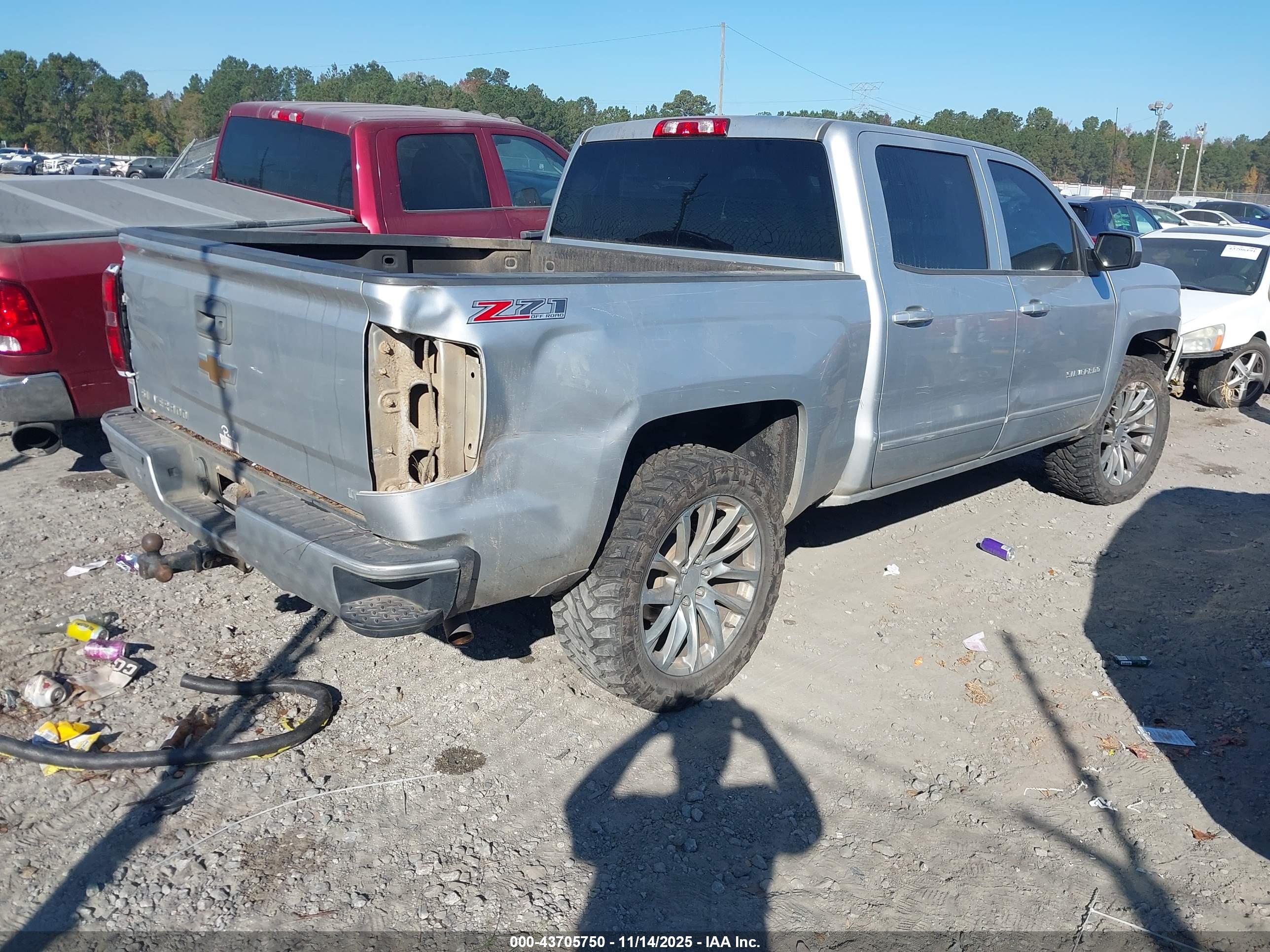 CHEVROLET SILVERADO image 4