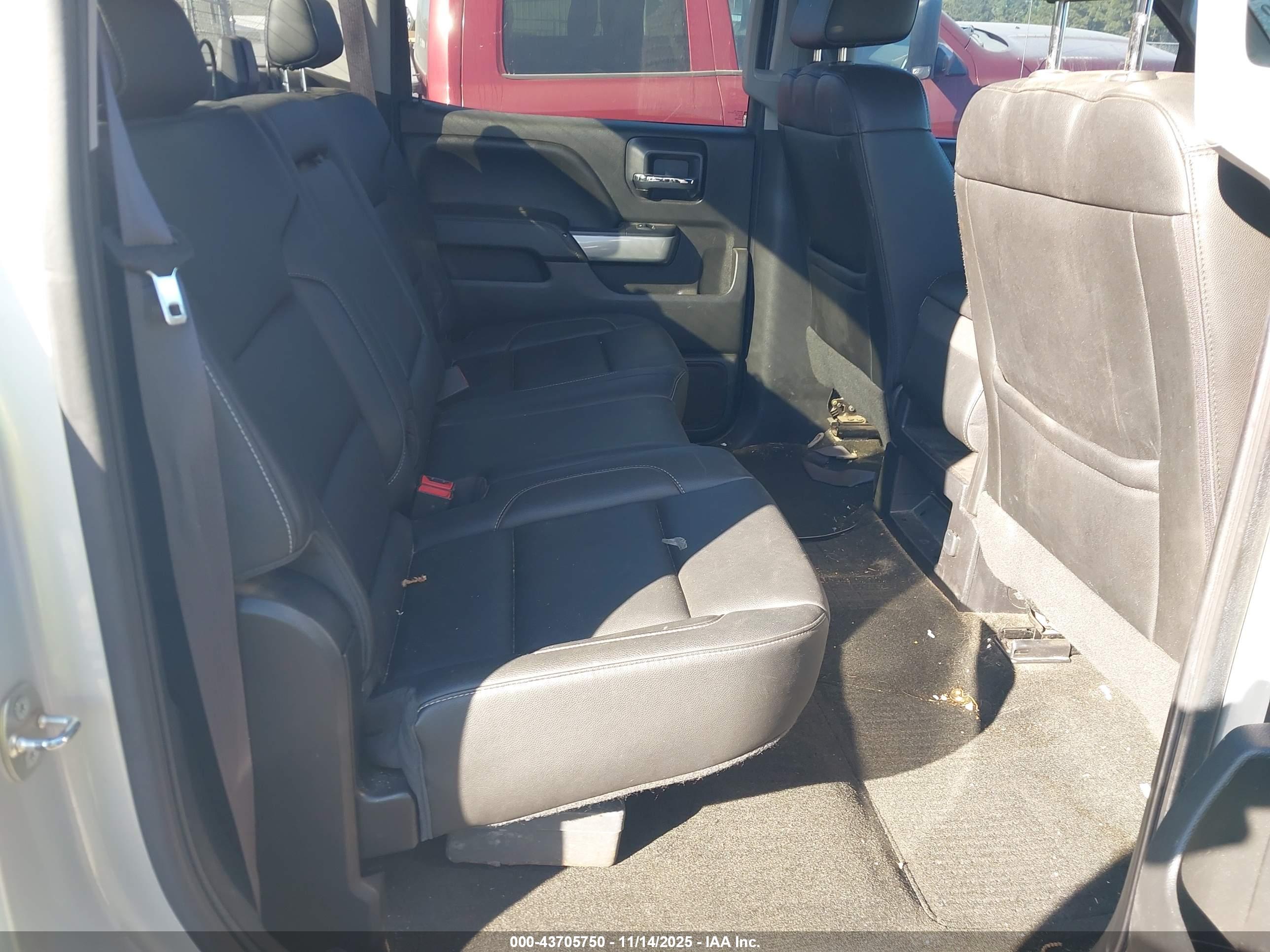 CHEVROLET SILVERADO image 8
