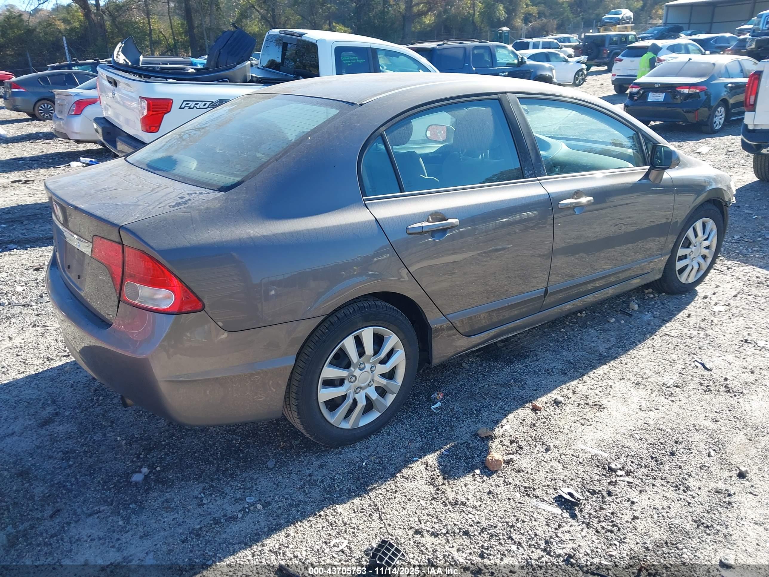 HONDA CIVIC image 4