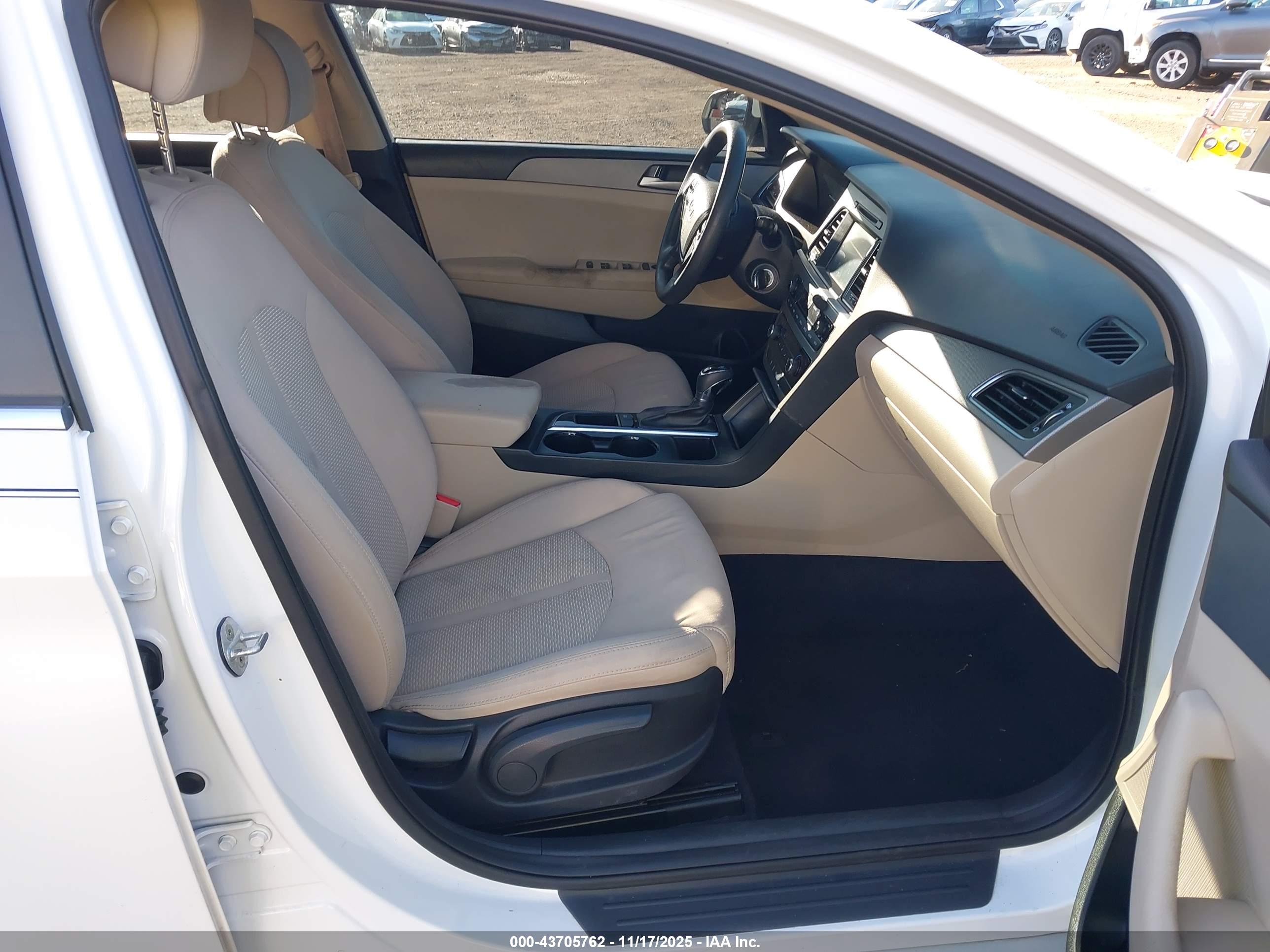HYUNDAI SONATA image 5
