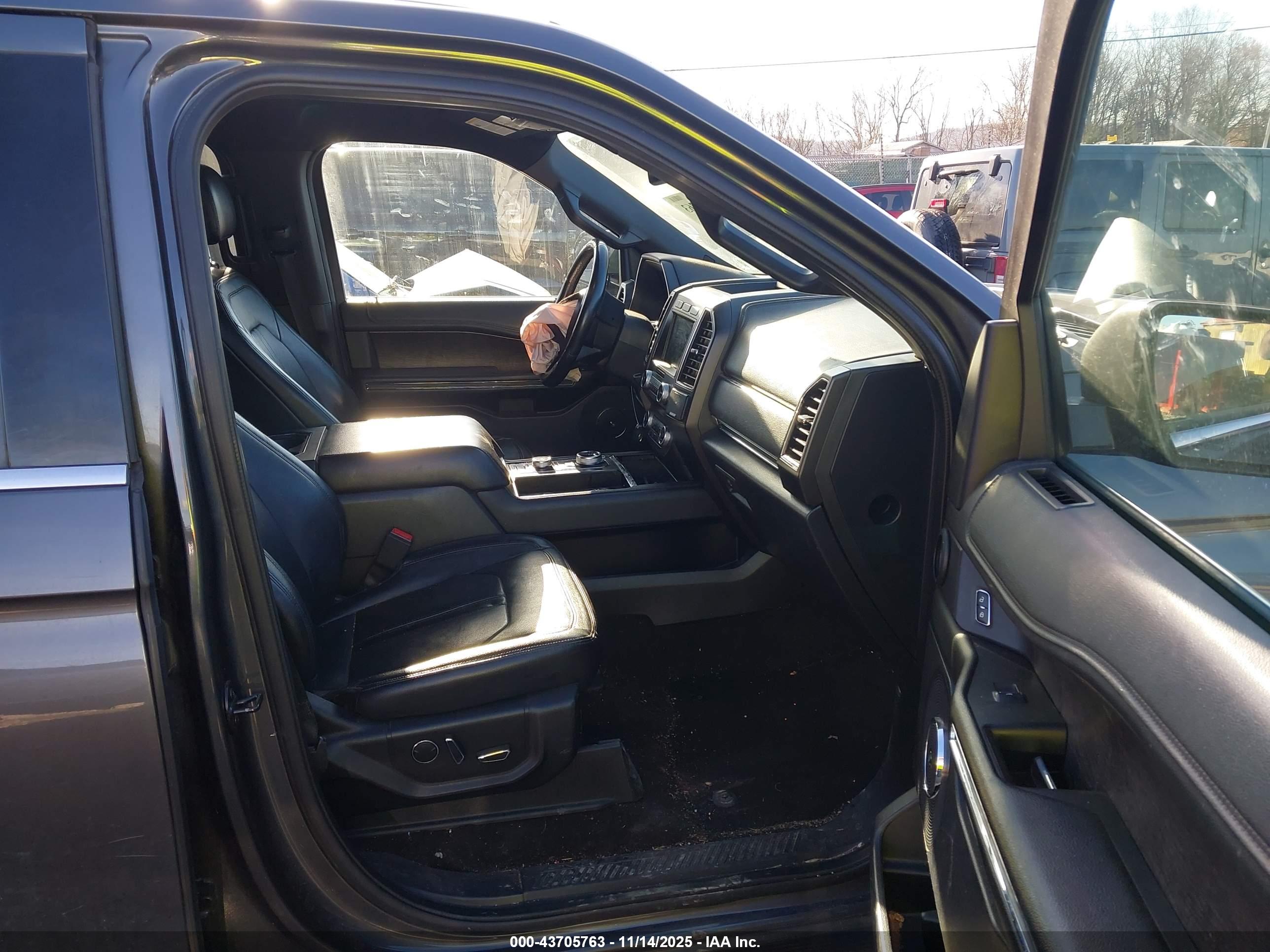 FORD EXPEDITION image 5