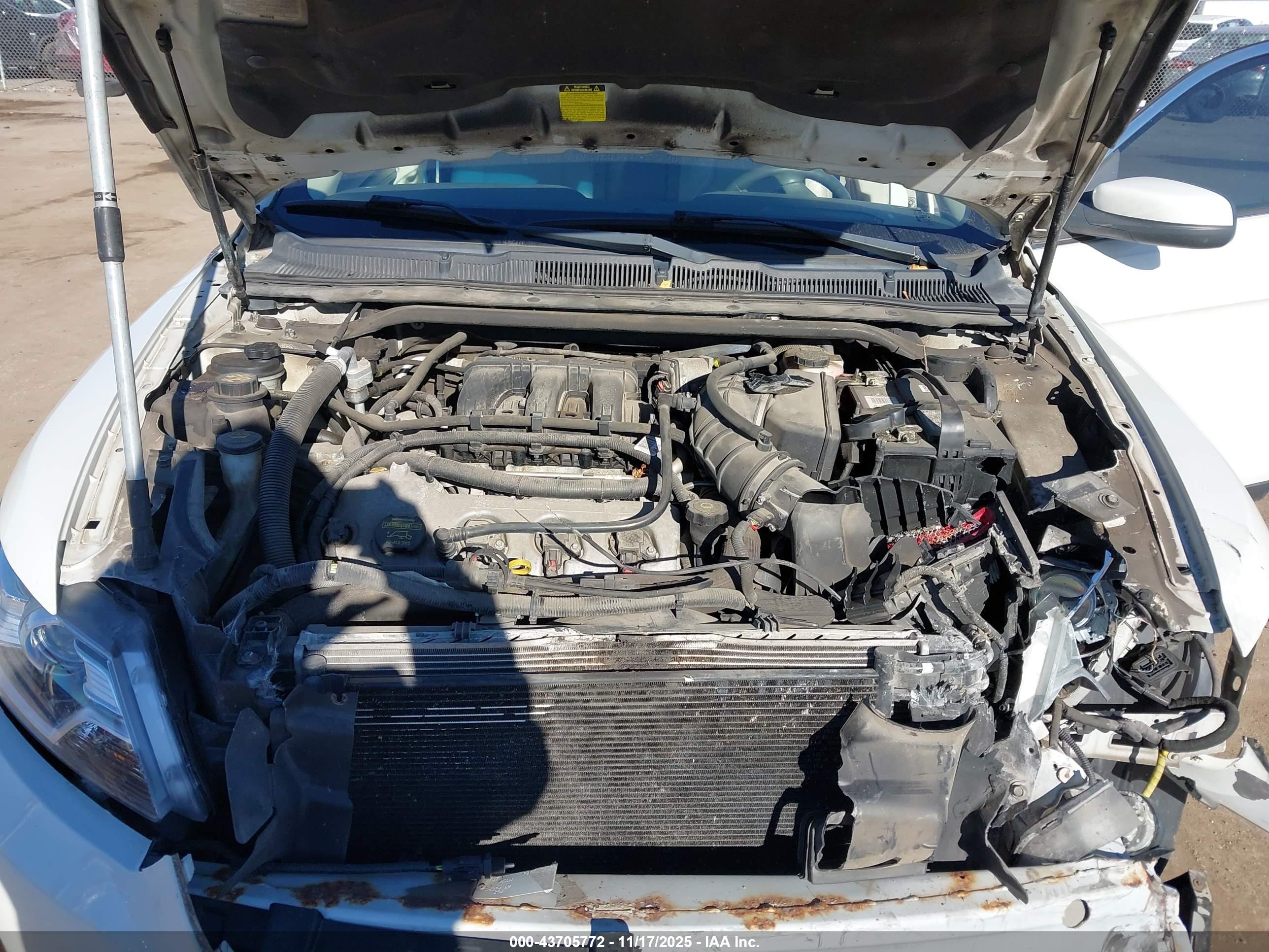 FORD TAURUS image 10
