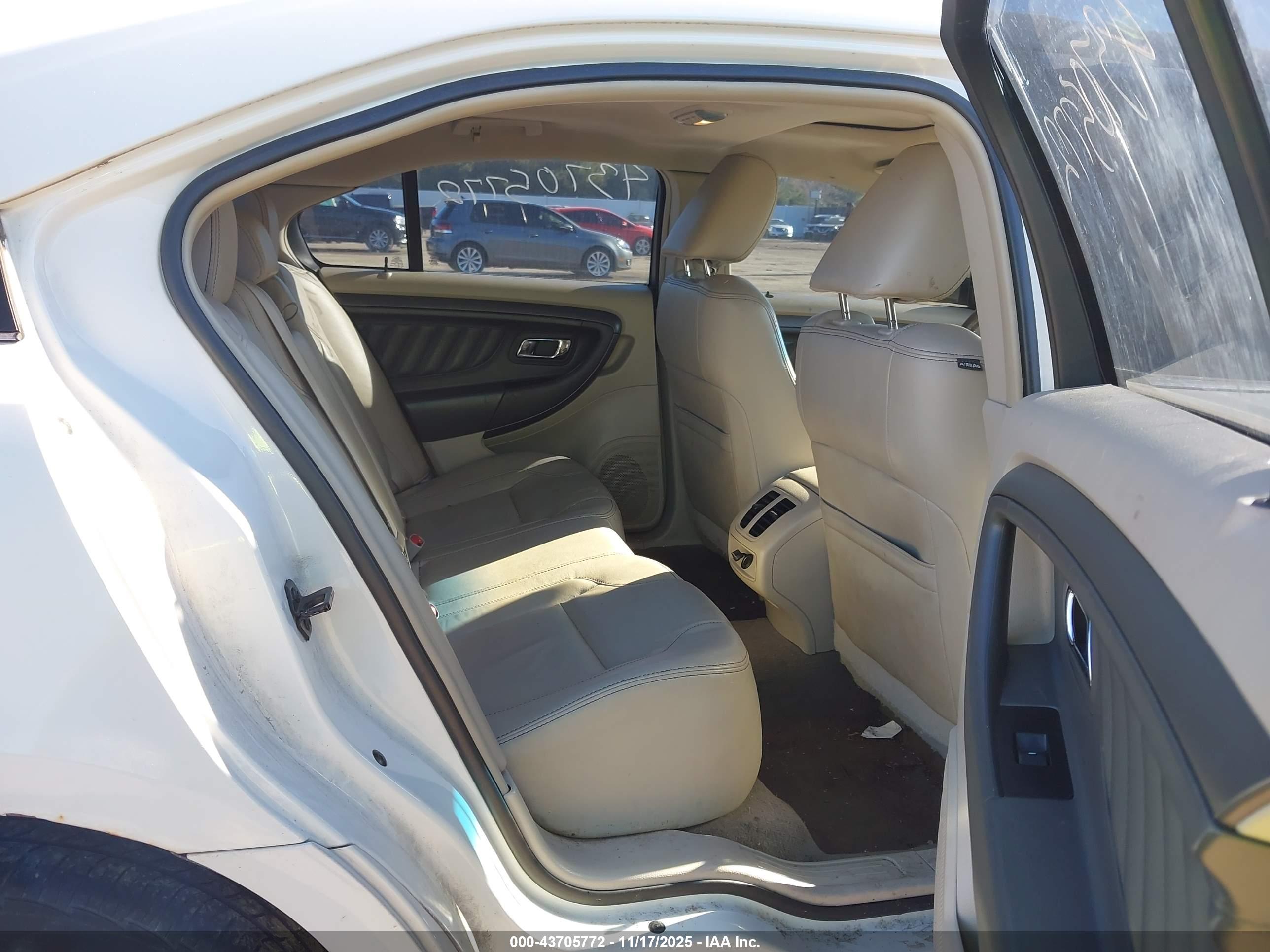 FORD TAURUS image 8