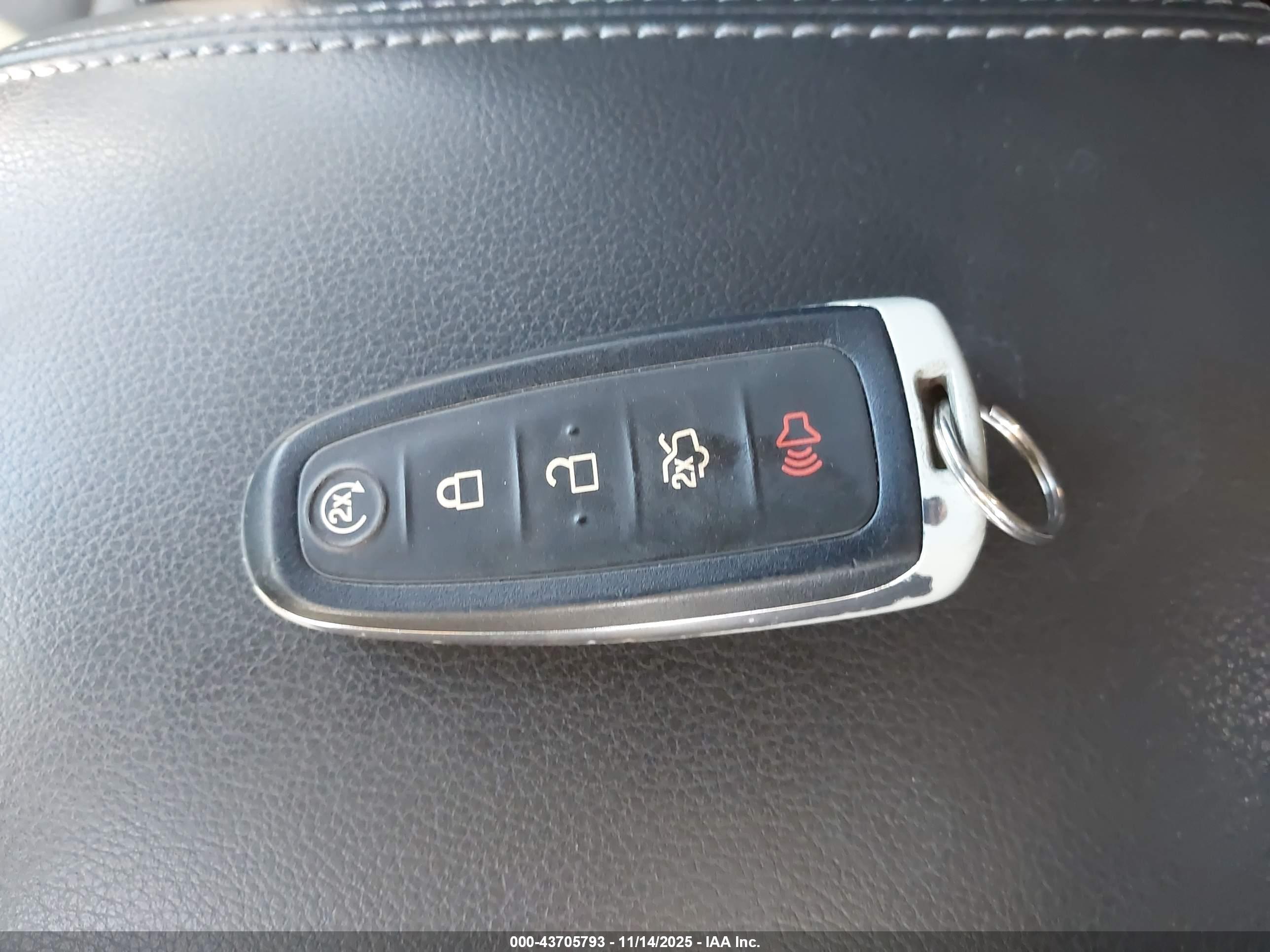 FORD ESCAPE image 11