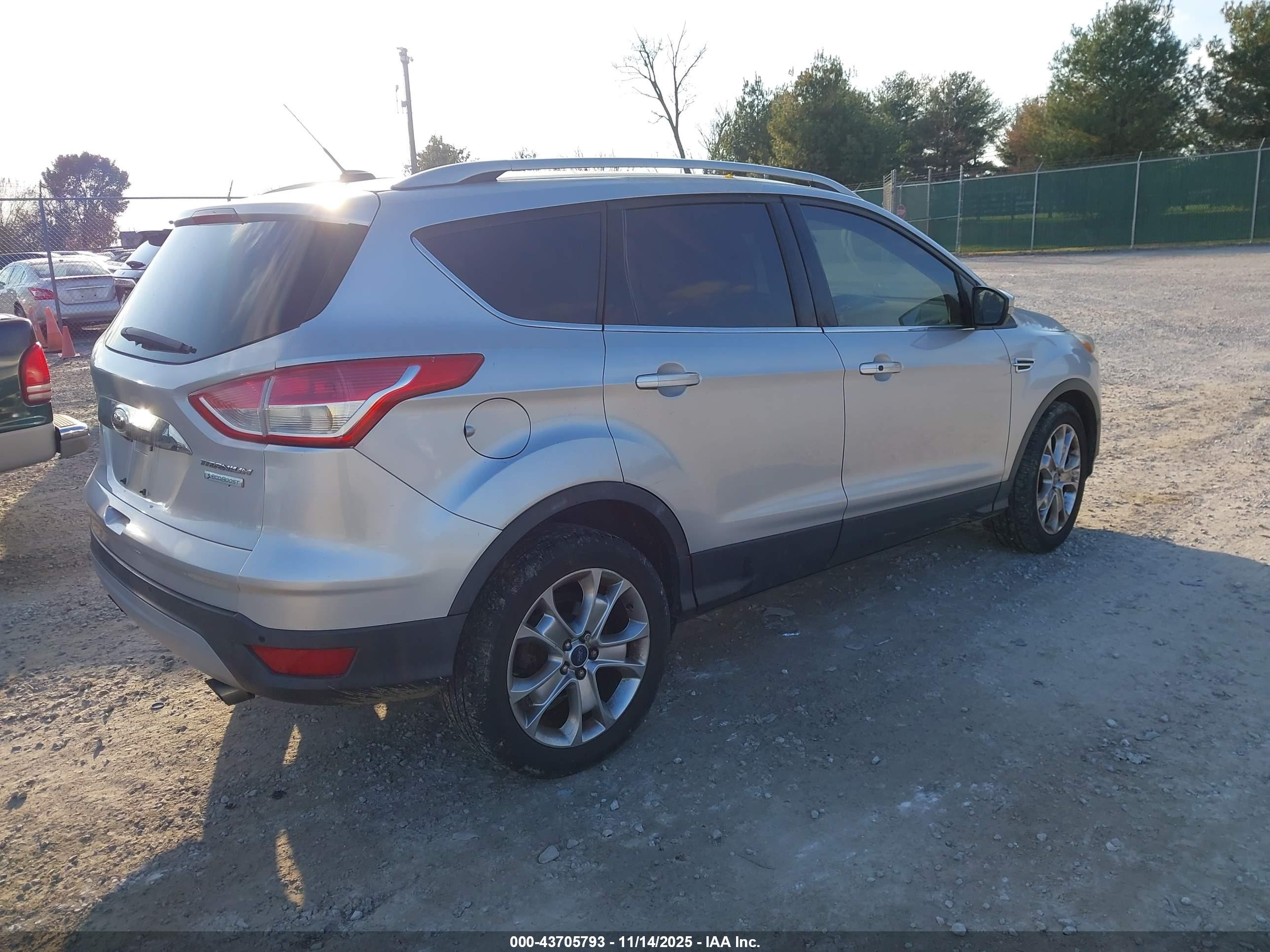 FORD ESCAPE image 4