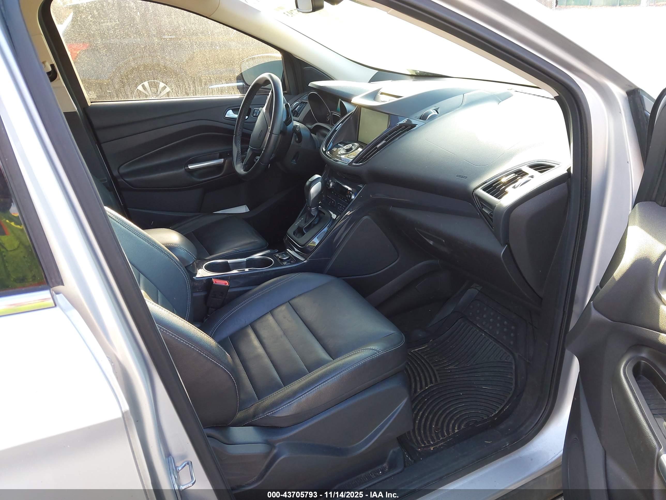 FORD ESCAPE image 5