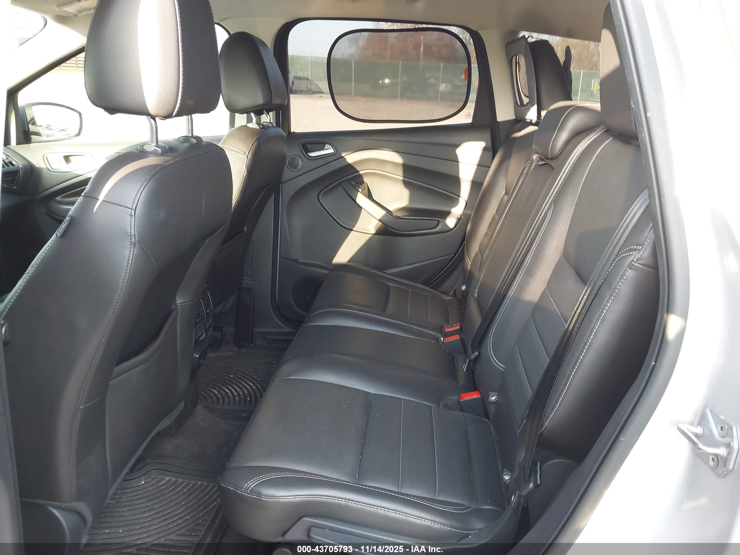 FORD ESCAPE image 8
