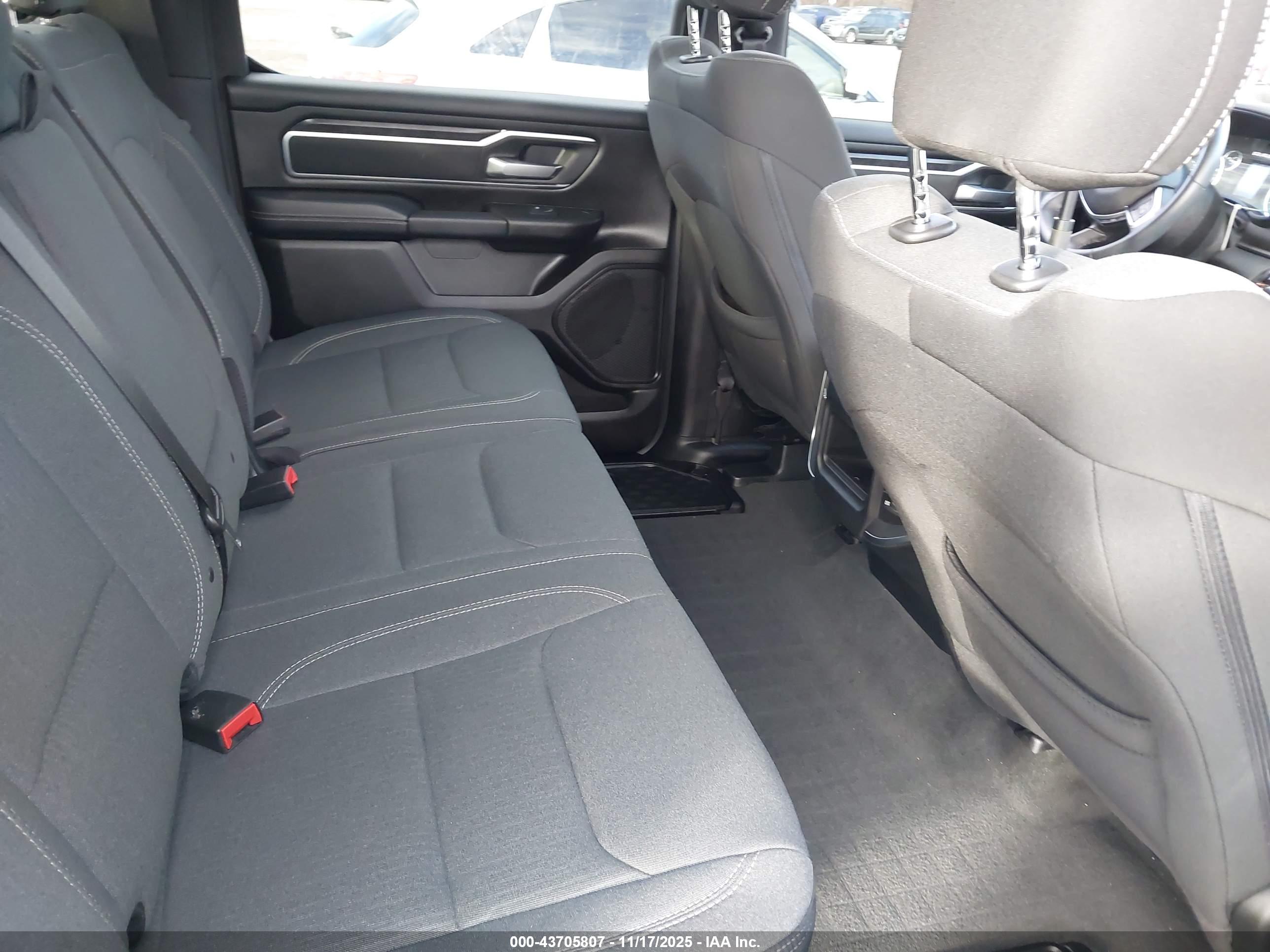 RAM 1500 image 8