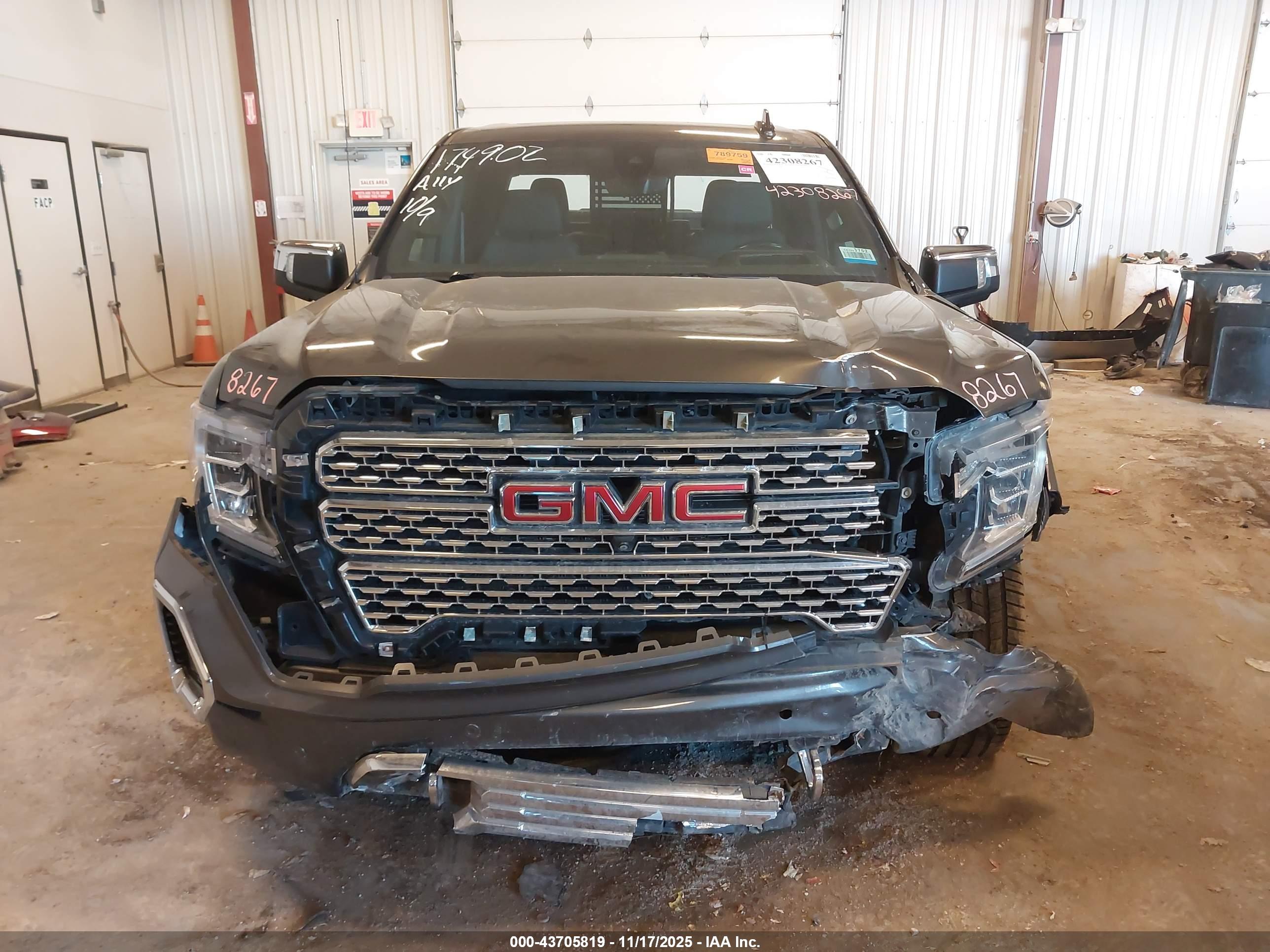 GMC SIERRA image 6