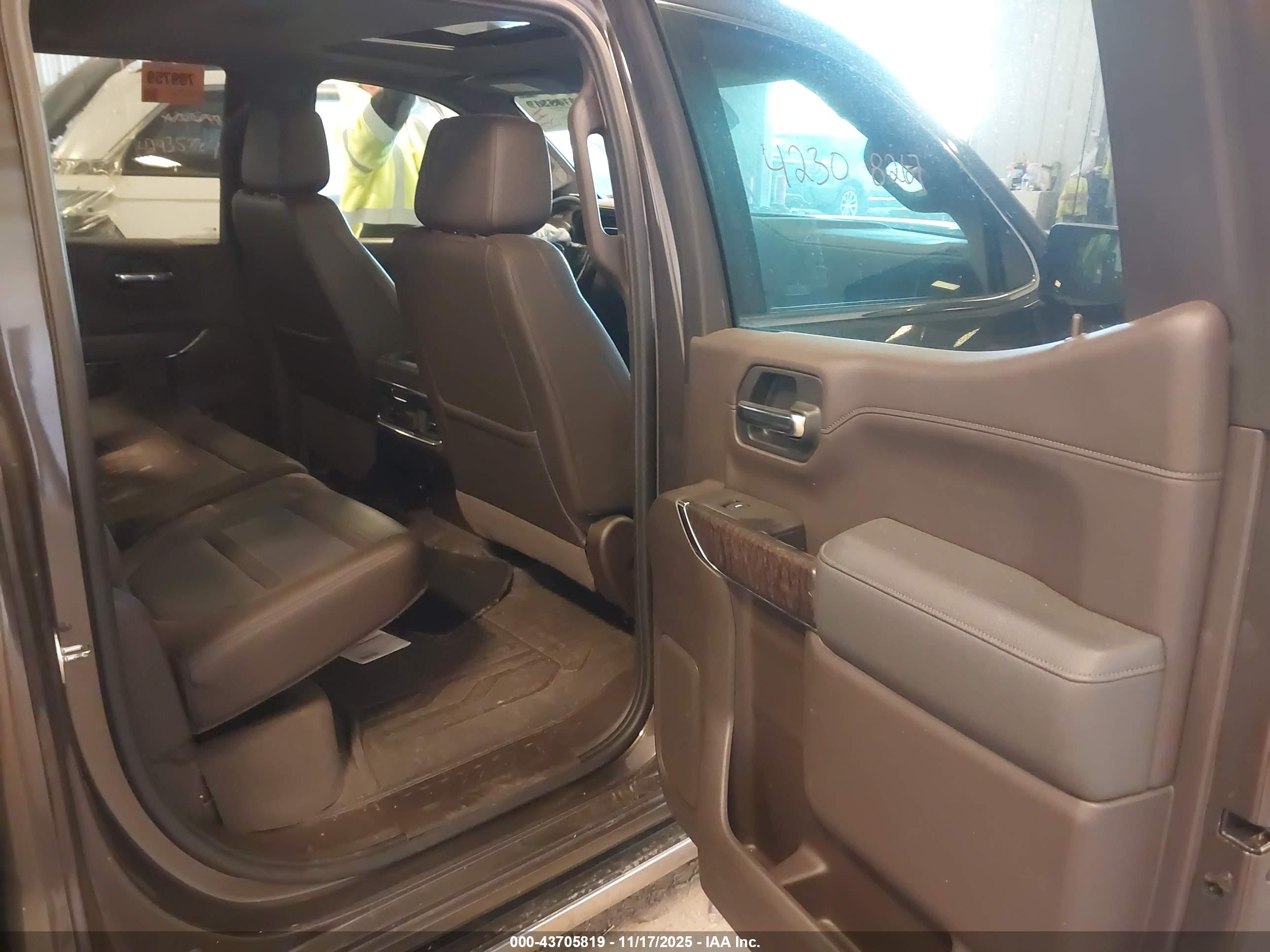 GMC SIERRA image 8