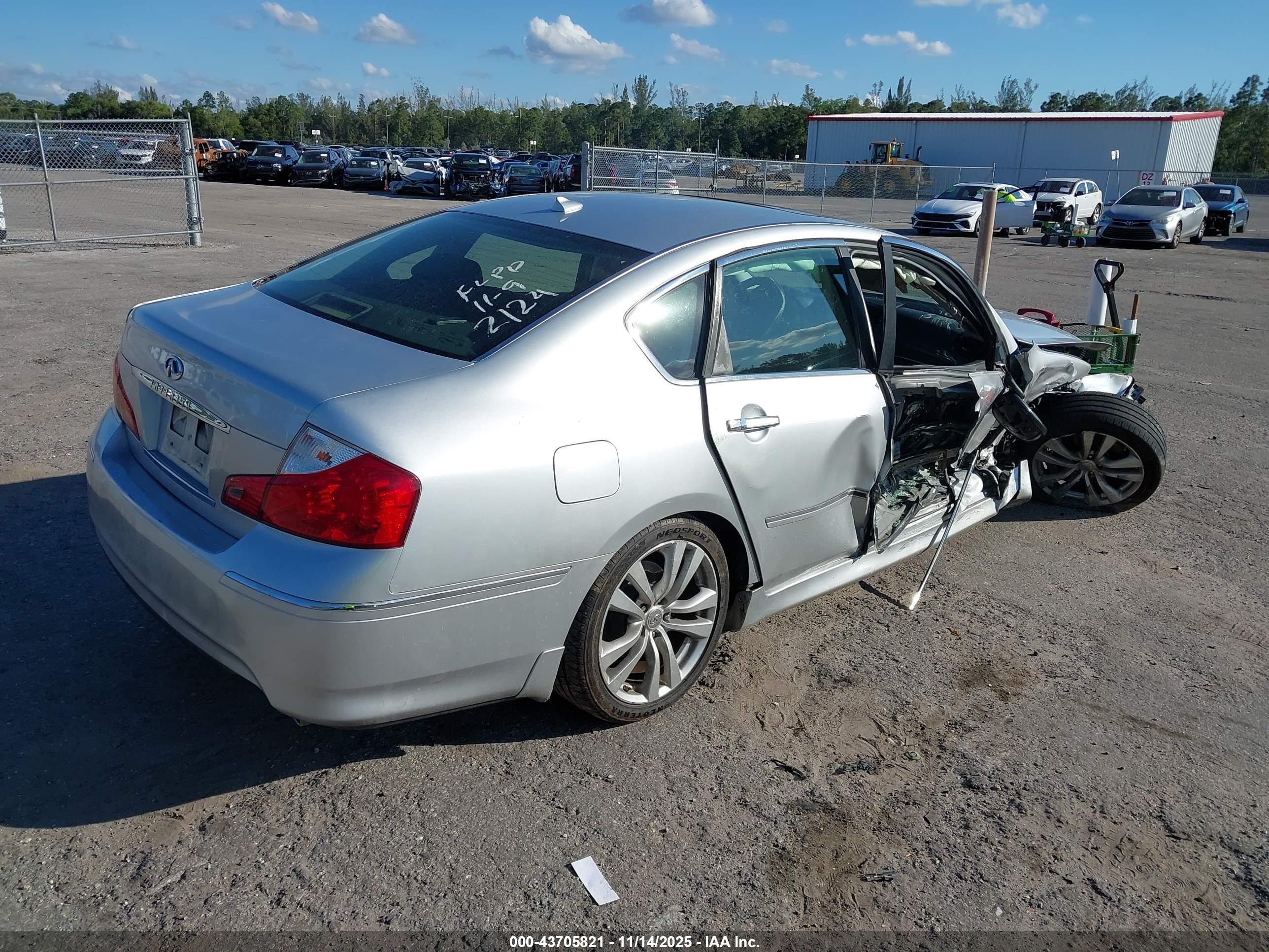 INFINITI M35 image 4