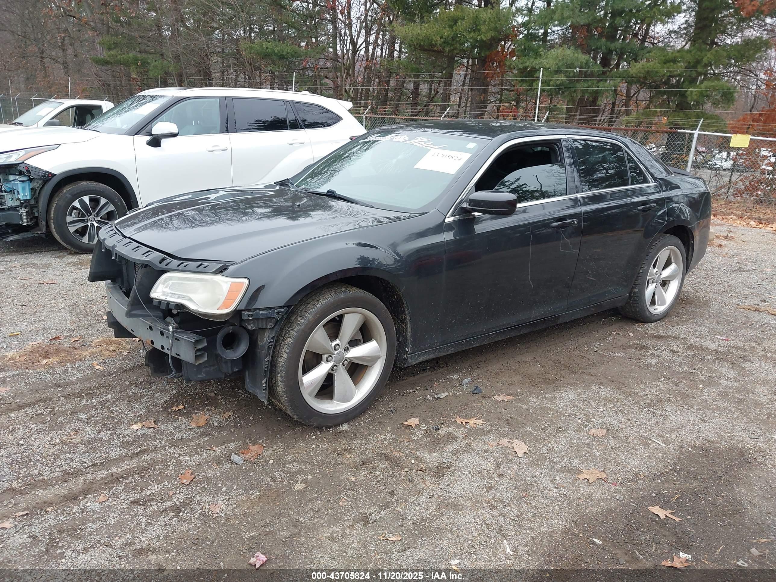 CHRYSLER 300 image 2