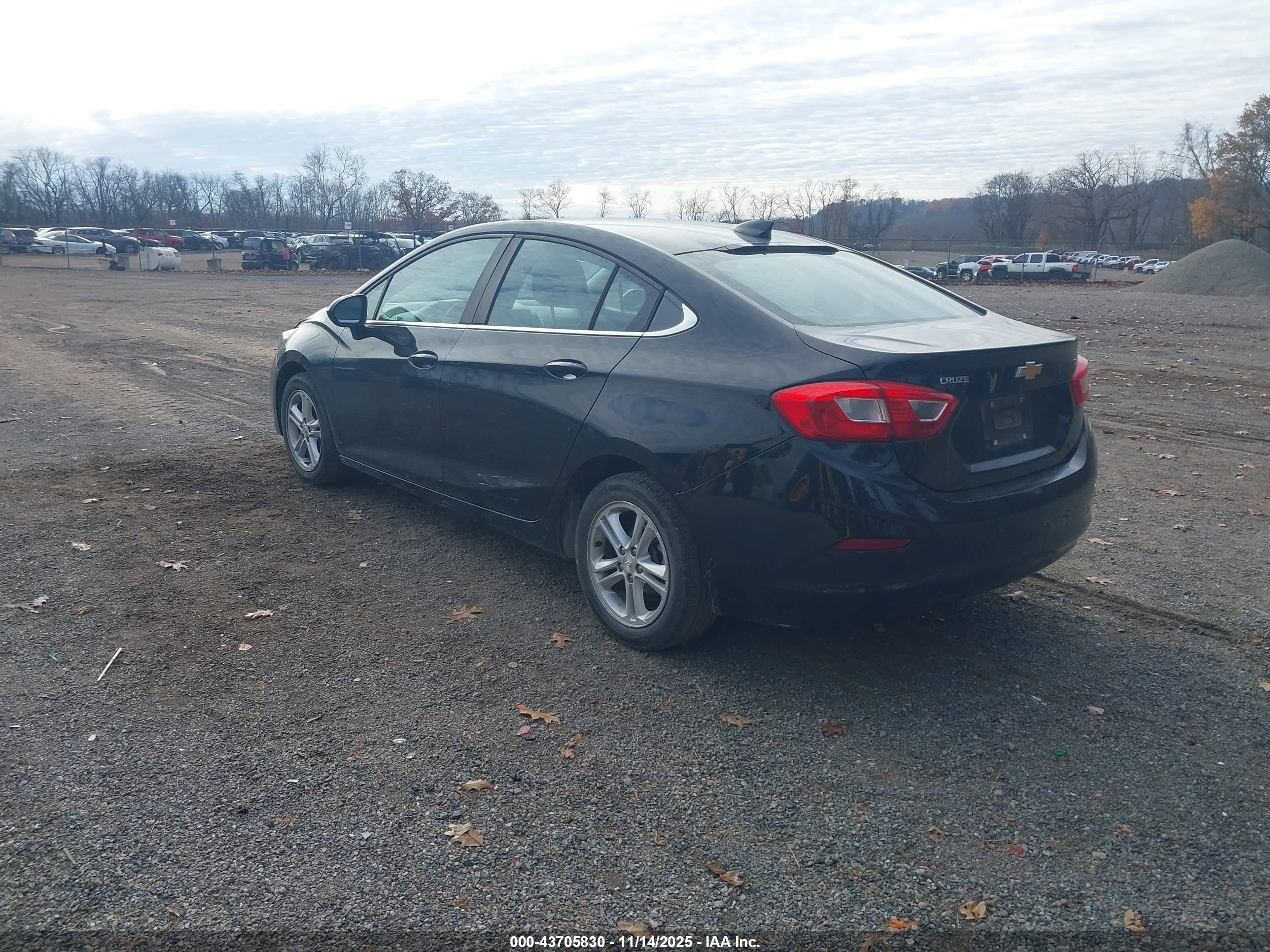 CHEVROLET CRUZE image 3