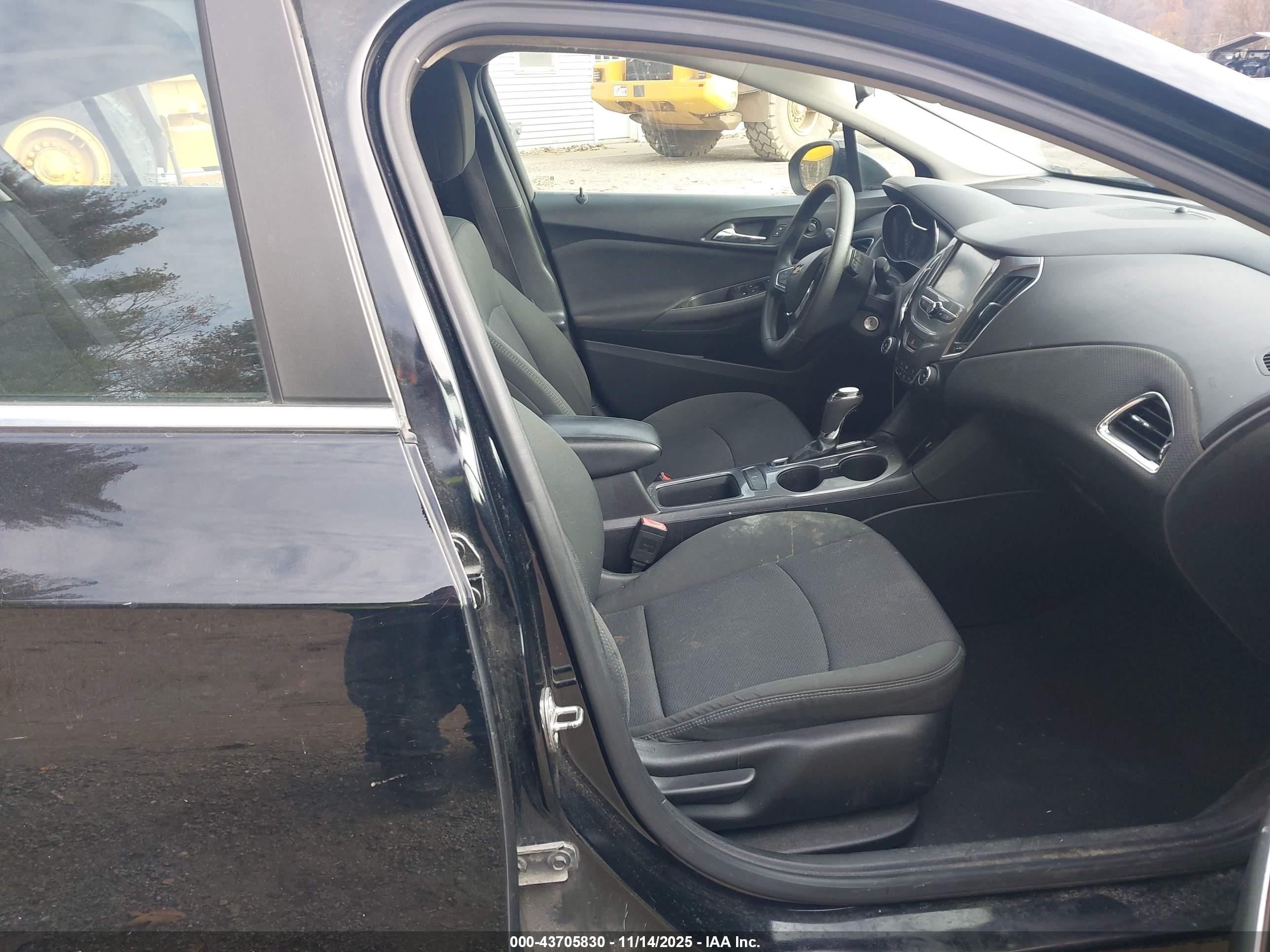 CHEVROLET CRUZE image 5