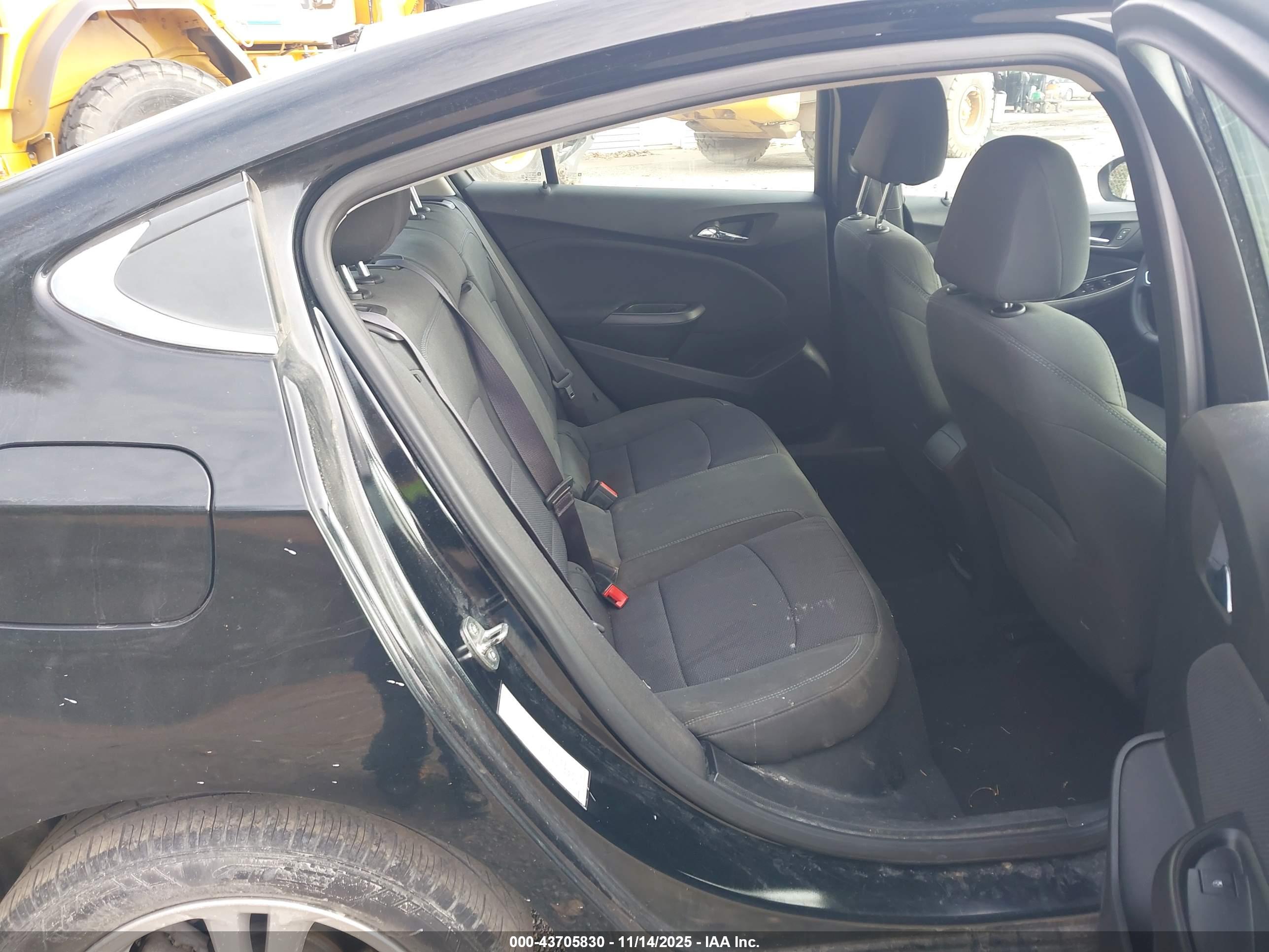 CHEVROLET CRUZE image 8