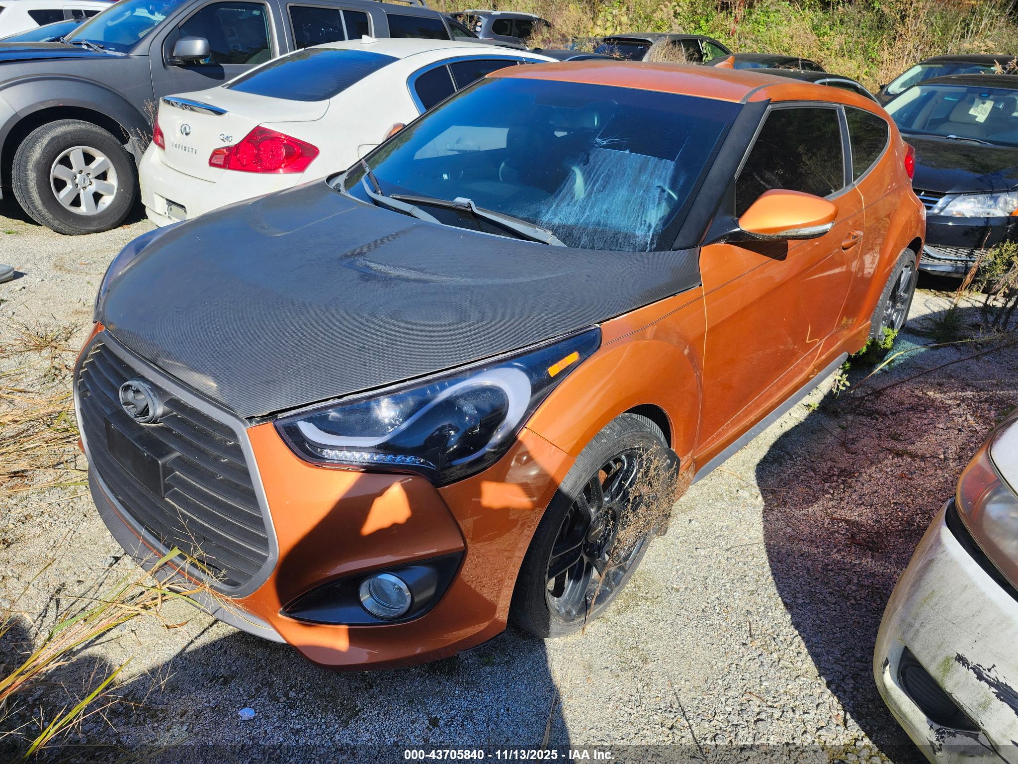 HYUNDAI VELOSTER image 2