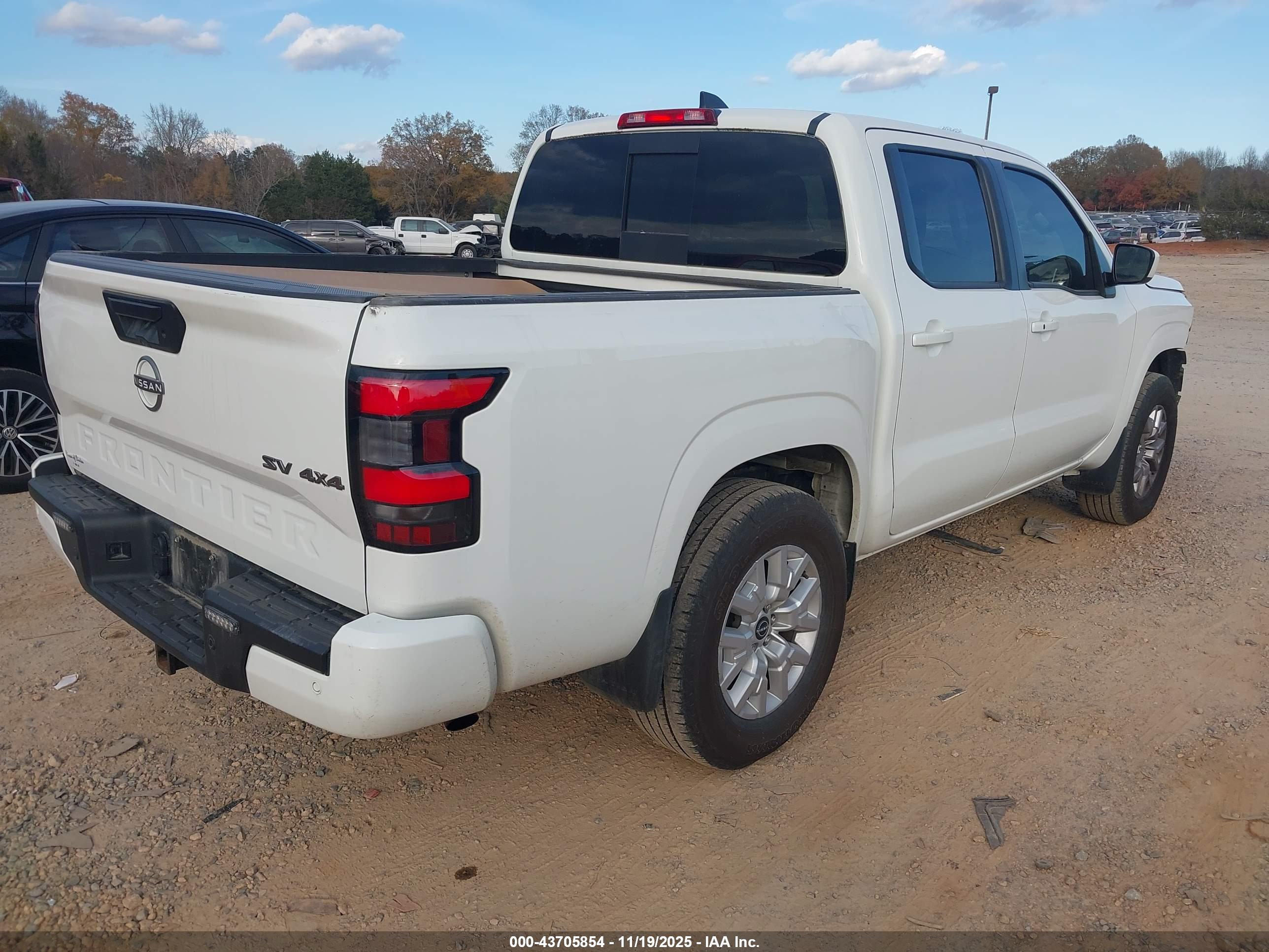 NISSAN FRONTIER image 4