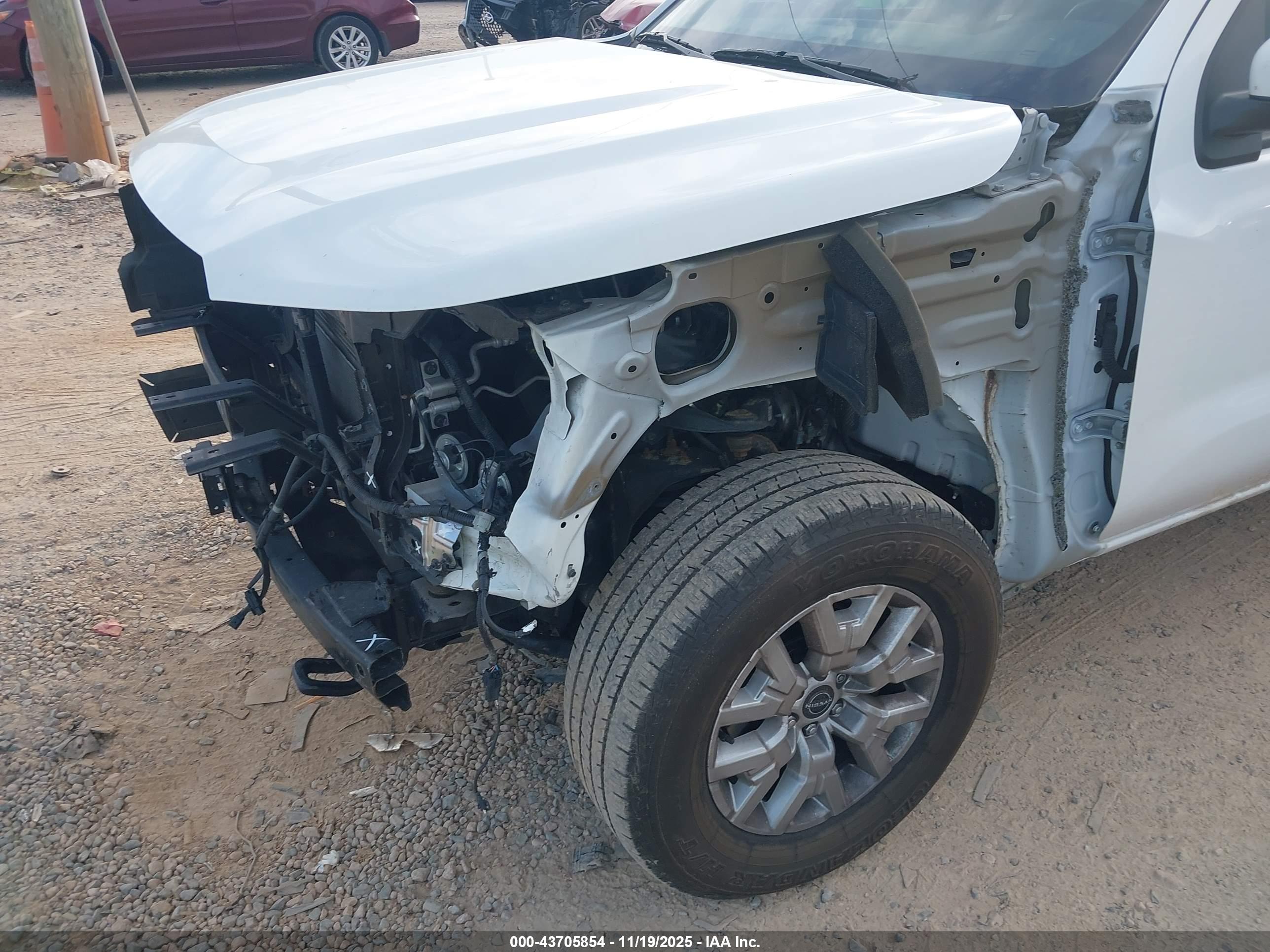 NISSAN FRONTIER image 6