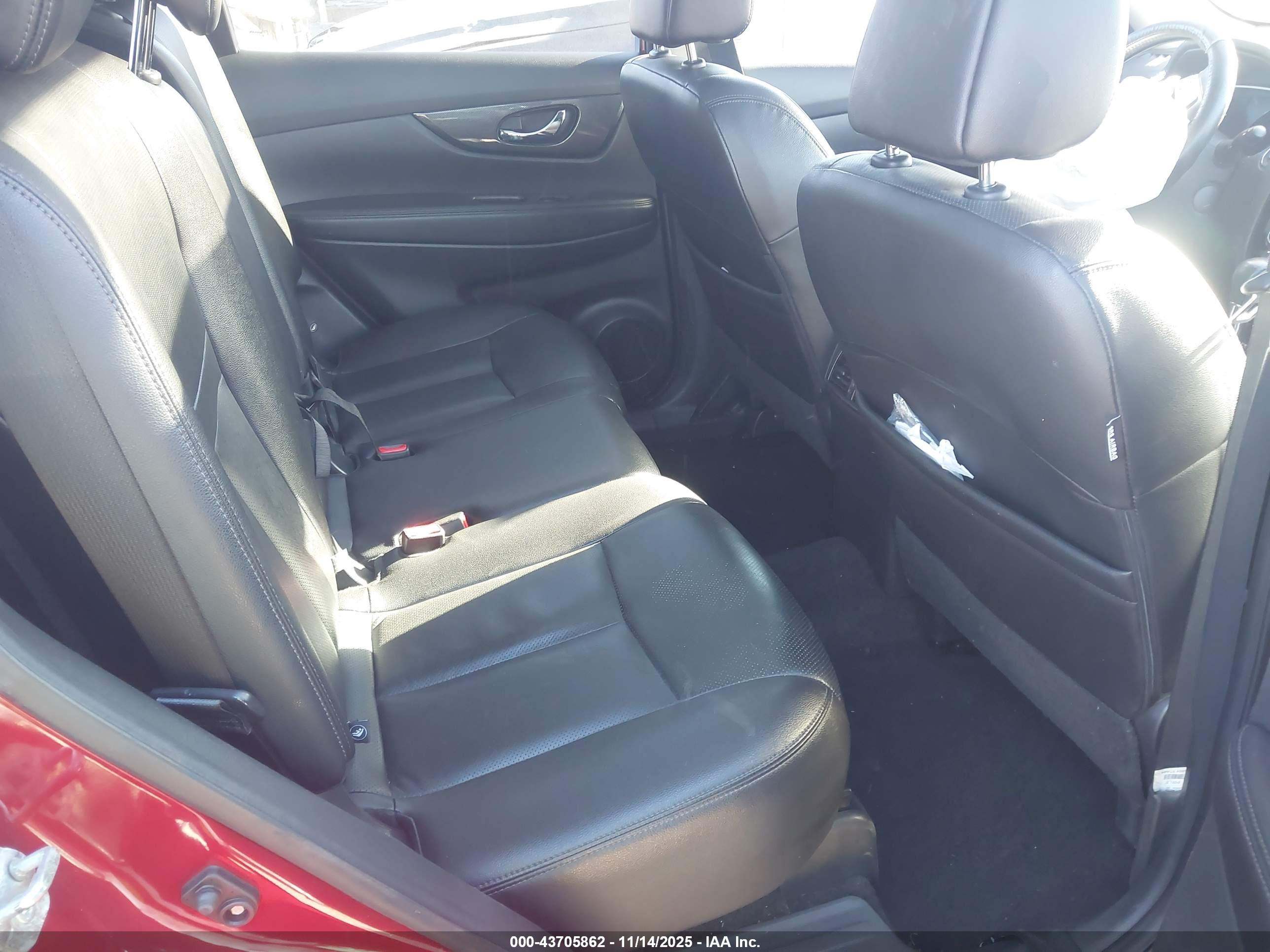 NISSAN ROGUE image 8
