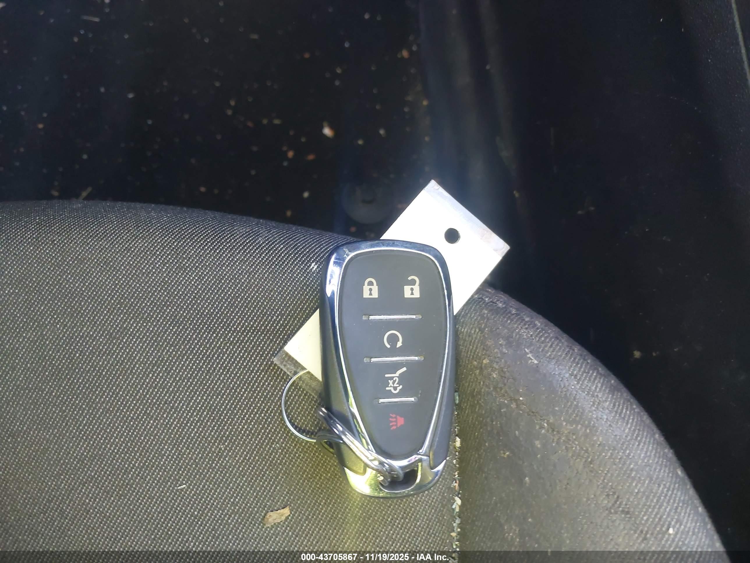 CHEVROLET EQUINOX image 11