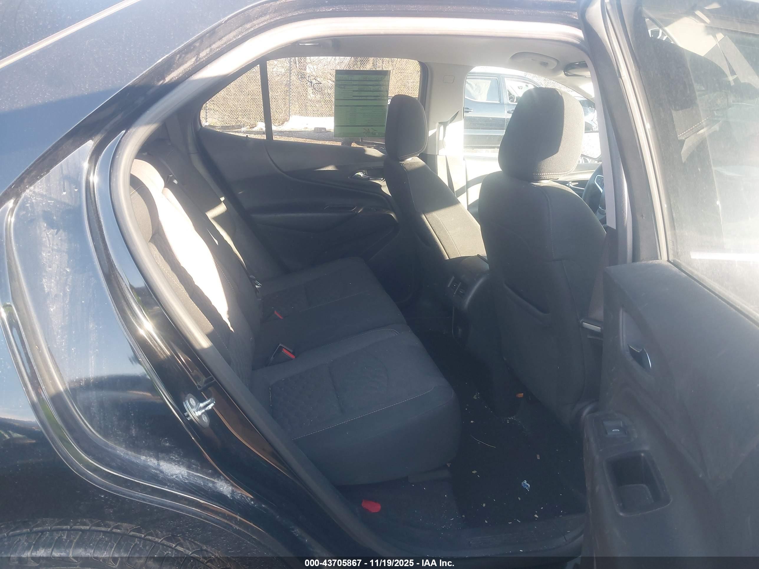 CHEVROLET EQUINOX image 8