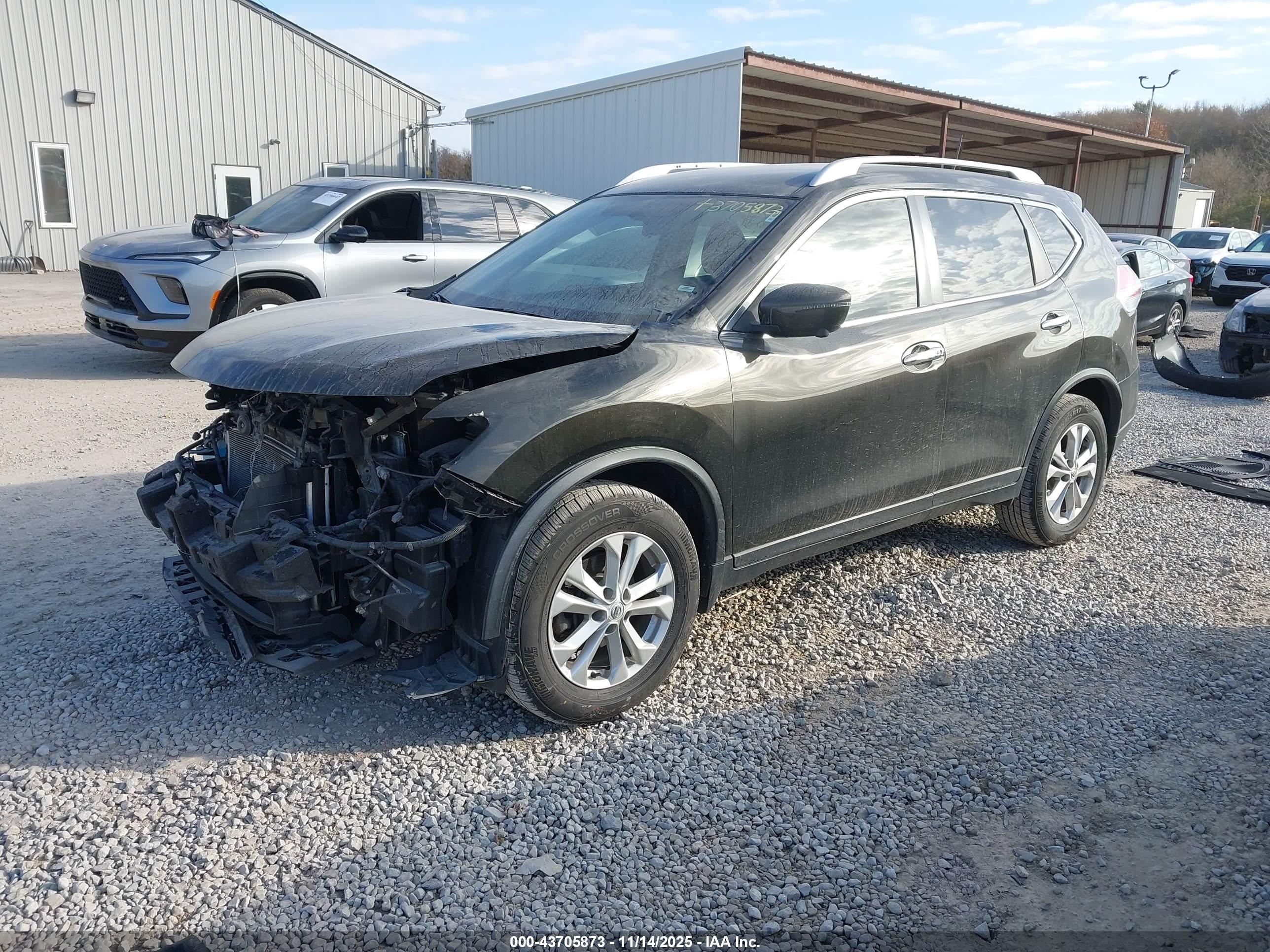 NISSAN ROGUE image 2