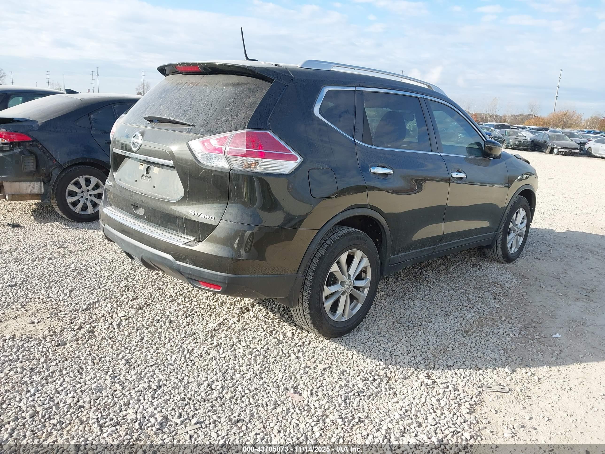 NISSAN ROGUE image 4