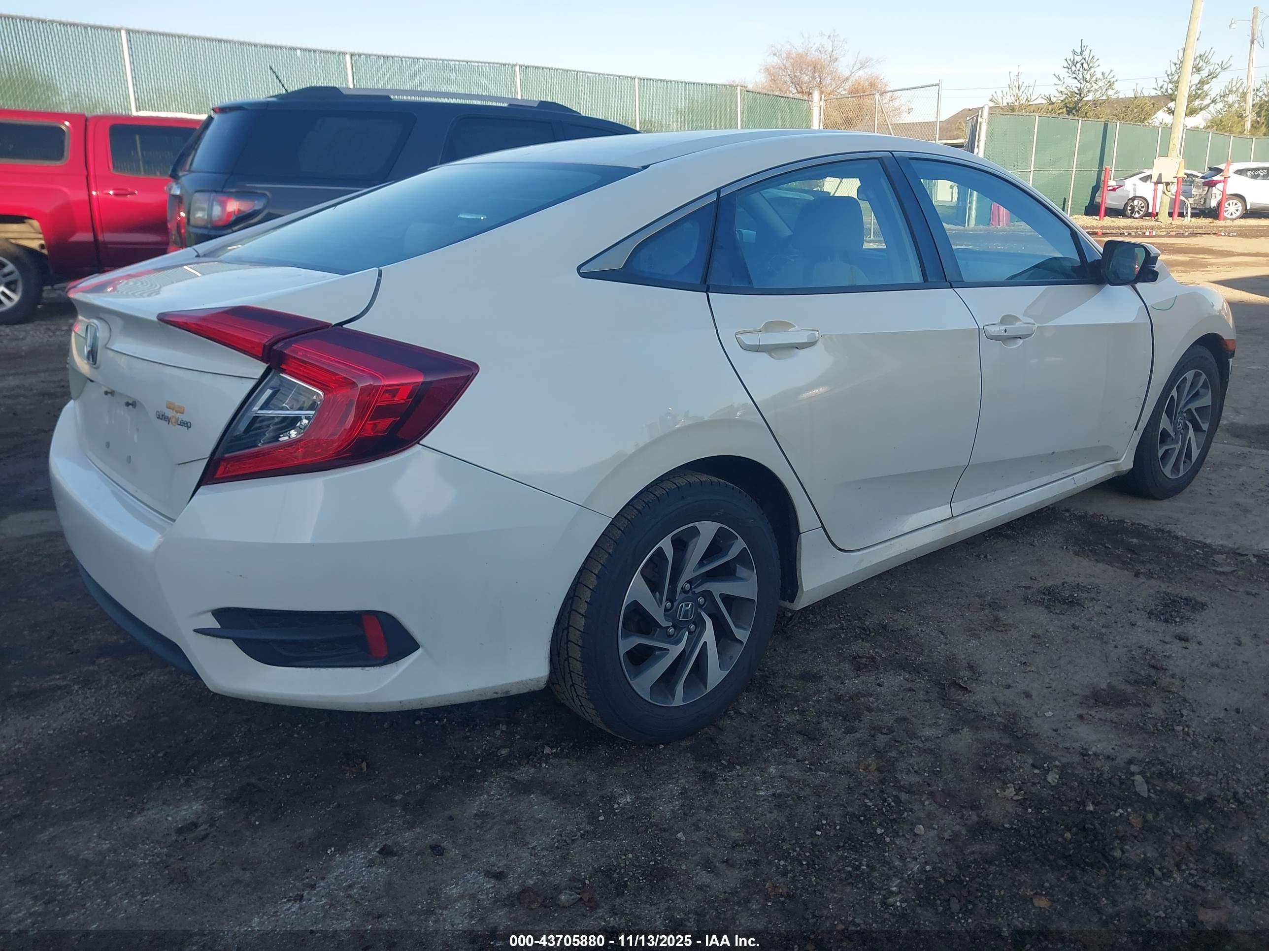 HONDA CIVIC image 4