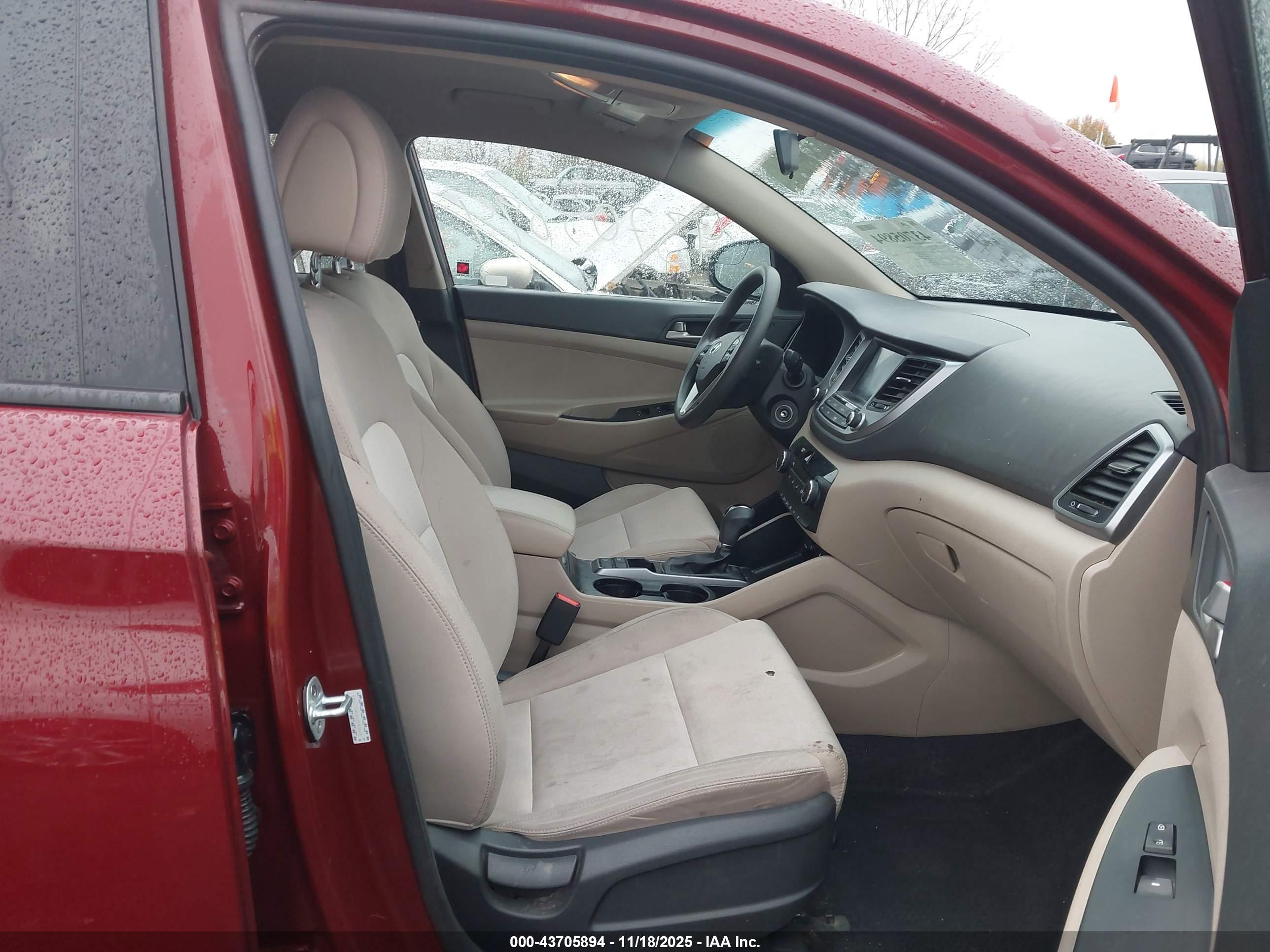 HYUNDAI TUCSON image 5