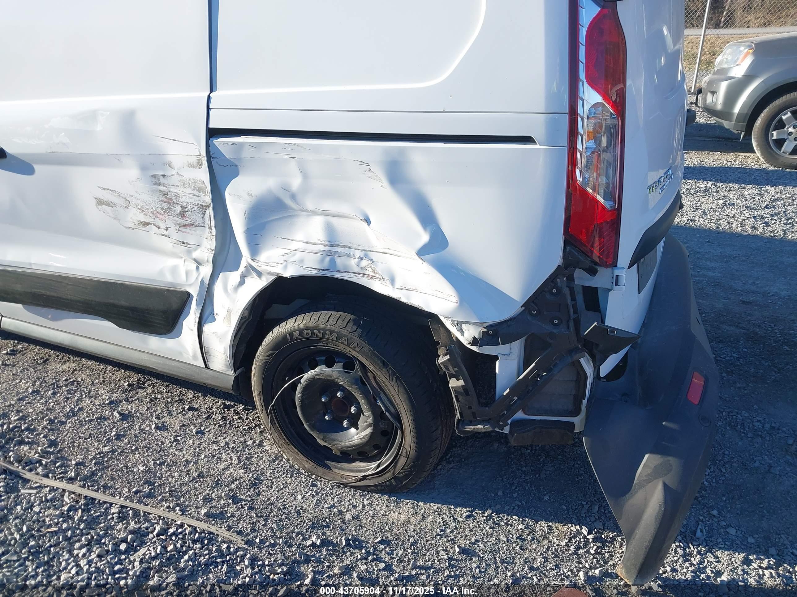 FORD TRANSIT image 6