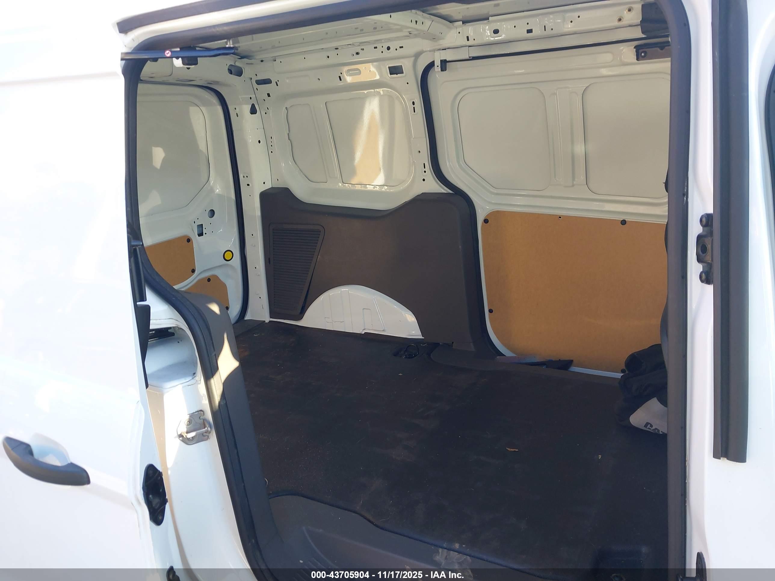 FORD TRANSIT image 8
