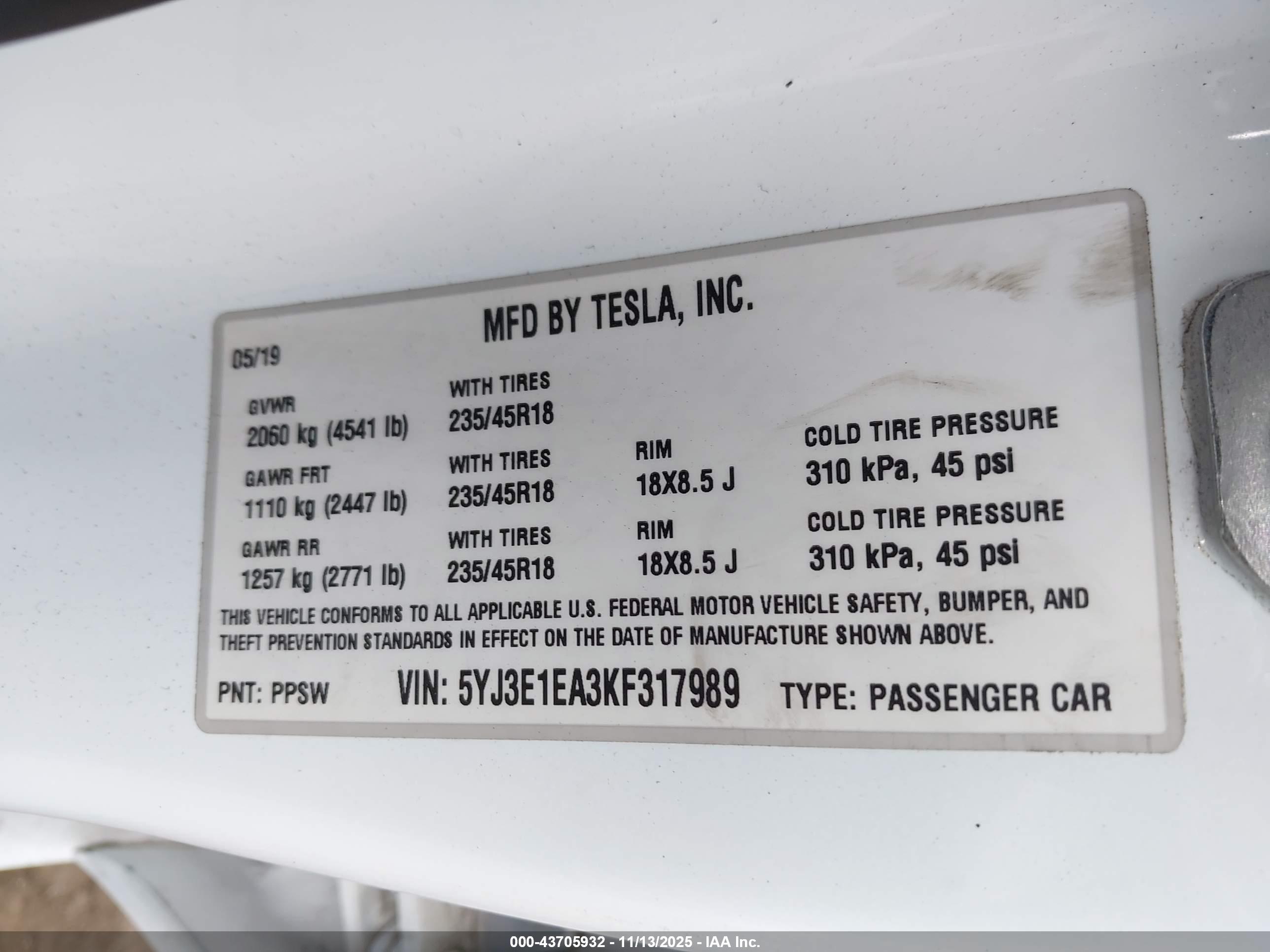 TESLA MODEL image 9