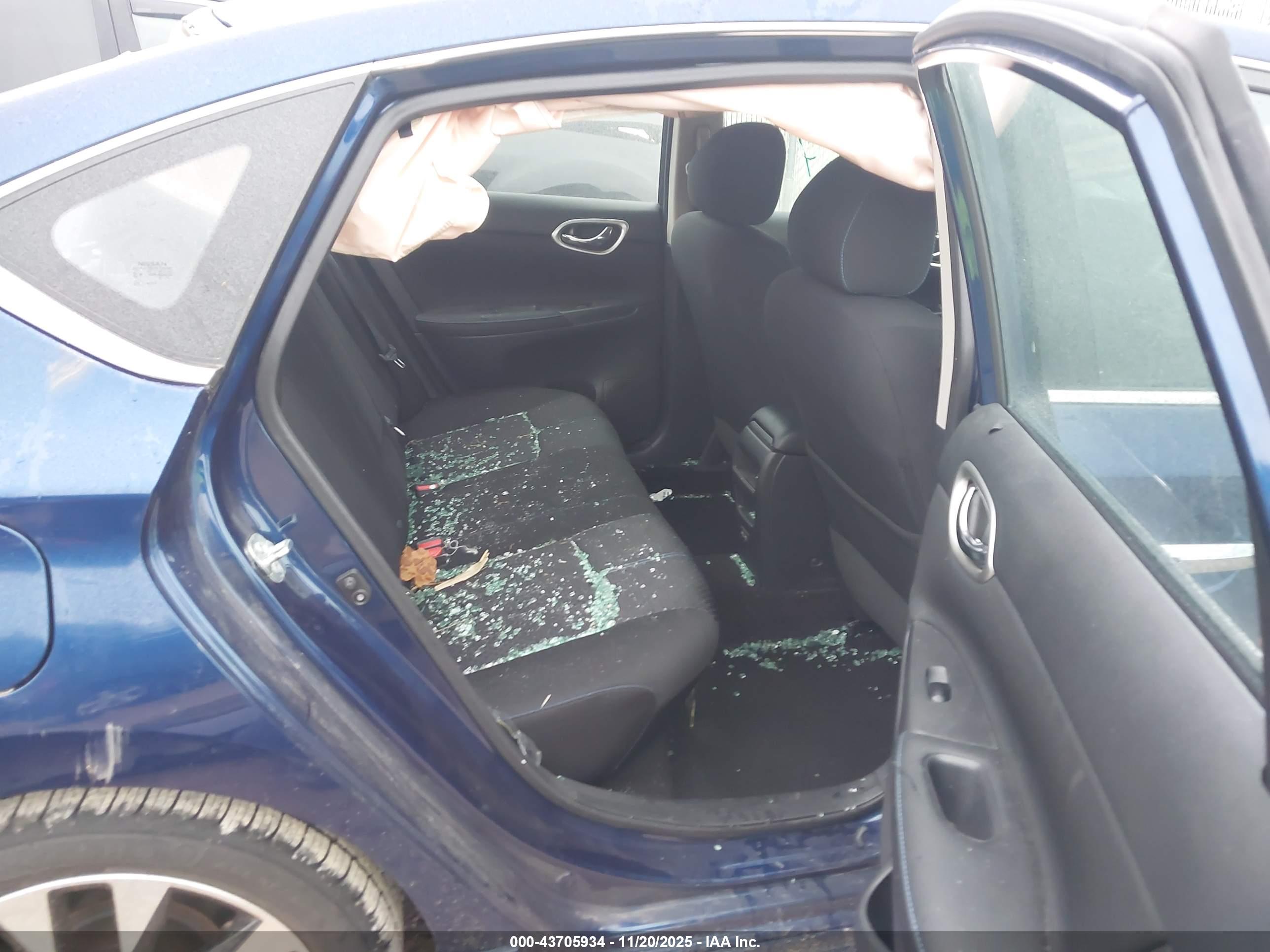 NISSAN SENTRA image 8