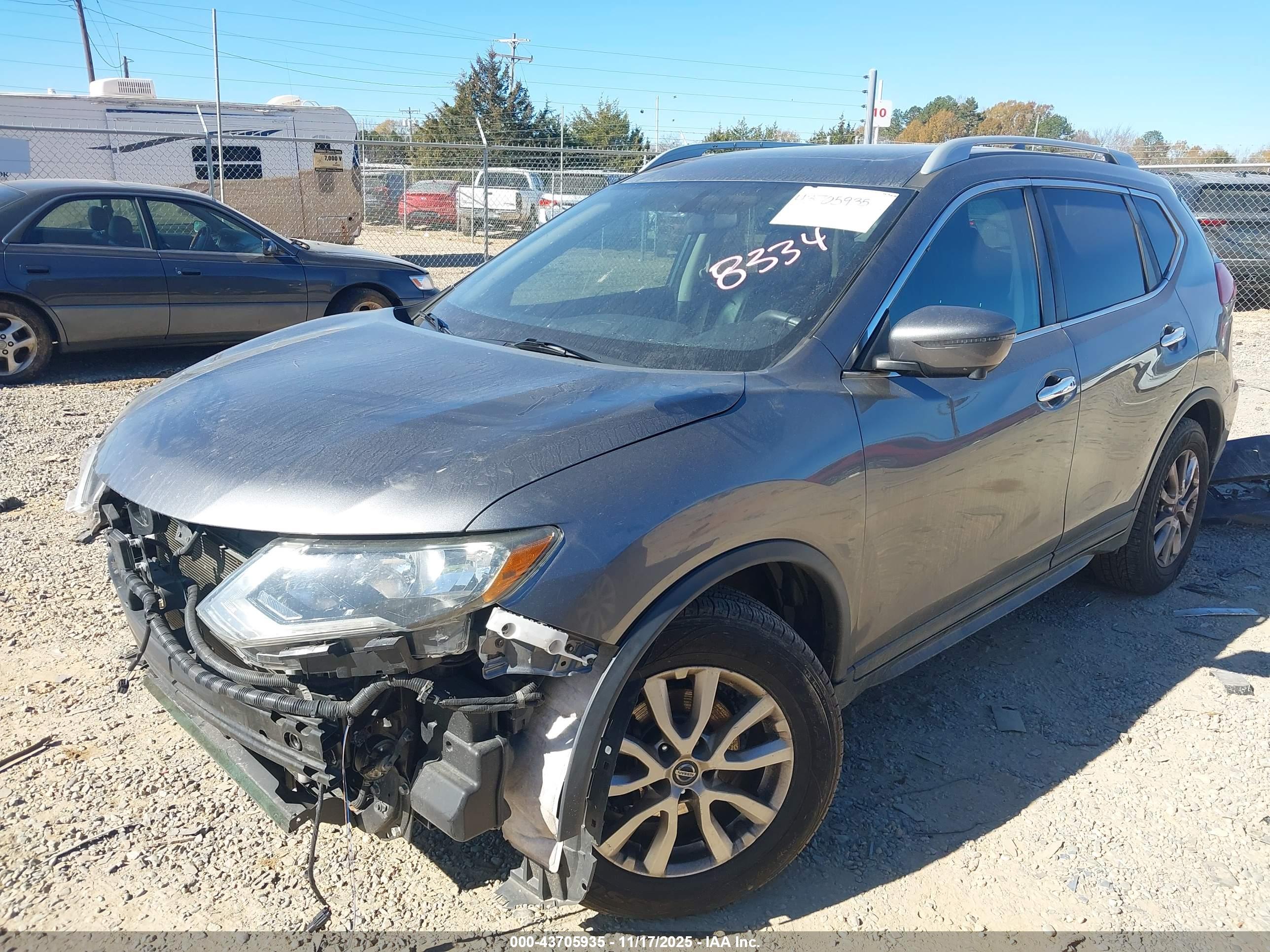 NISSAN ROGUE image 2