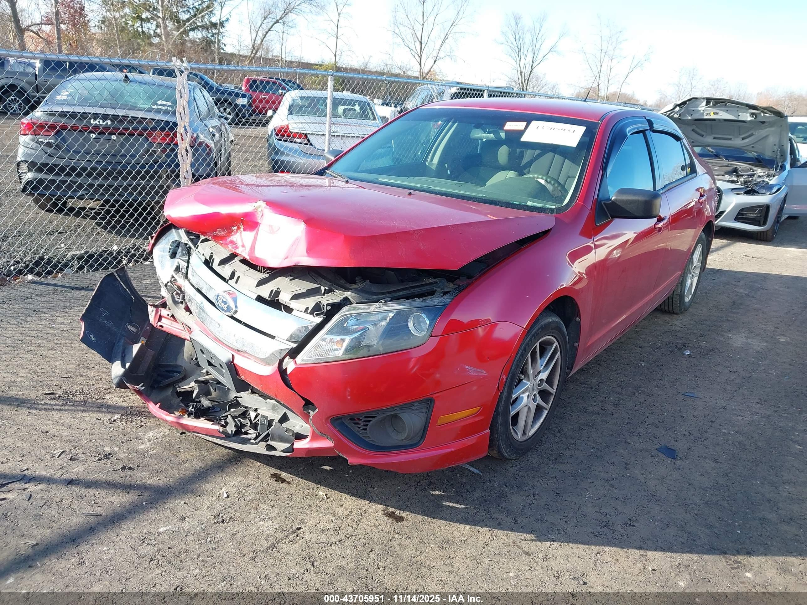 FORD FUSION image 2